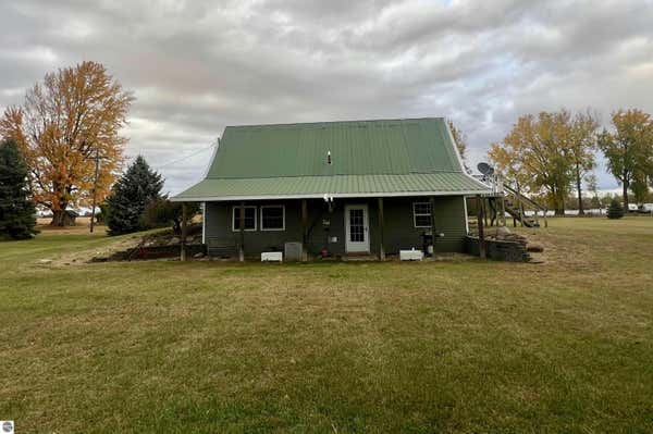 8410 E PIERCE RD, ITHACA, MI 48847 - Image 1