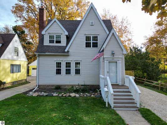 705 S OAKLAND ST, SAINT JOHNS, MI 48879 - Image 1