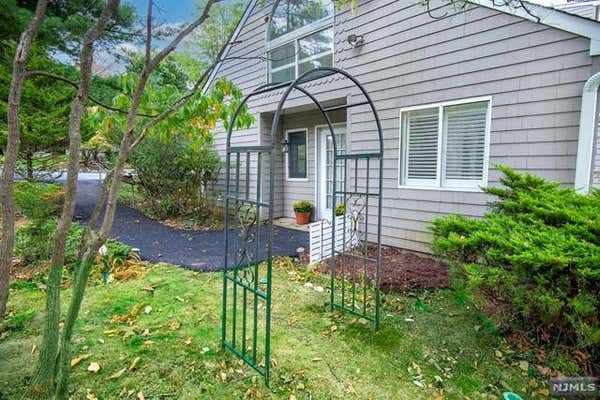 51 HICKORY HILL LN, TAPPAN, NY 10983 - Image 1