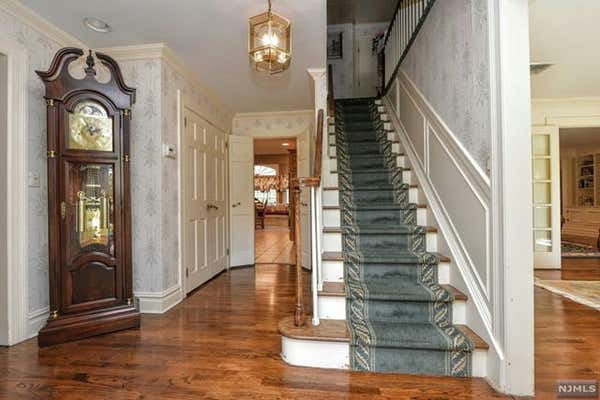 23 FOX HILL RD, UPPER SADDLE RIVER, NJ 07458, photo 3 of 40