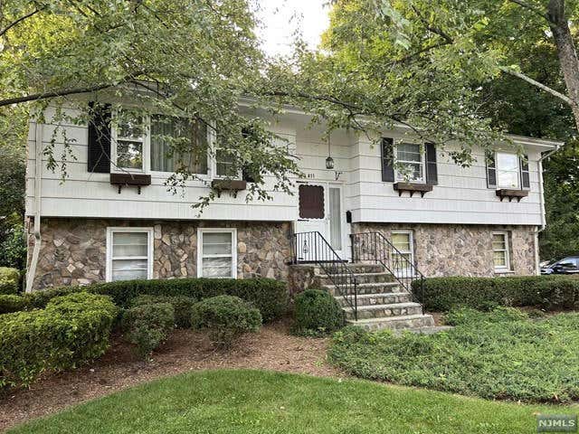 411 FAIRVIEW AVE, MIDLAND PARK, NJ 07432, photo 1 of 7