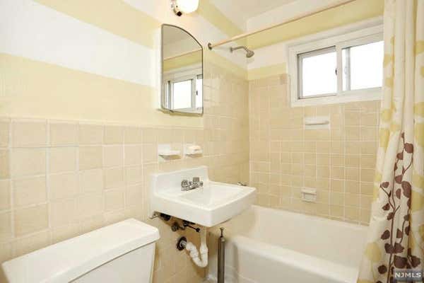 400 PARK PL # 410, FORT LEE, NJ 07024, photo 4 of 24