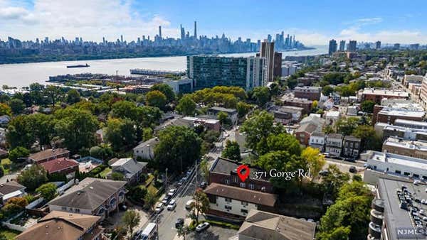 371 GORGE RD, CLIFFSIDE PARK, NJ 07010 - Image 1