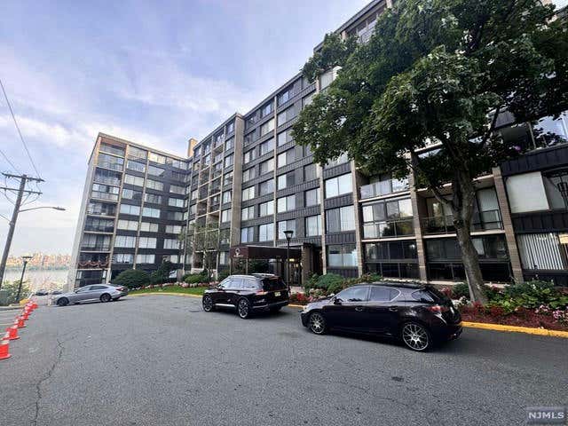 9060 PALISADE AVE APT 803, NORTH BERGEN, NJ 07047, photo 1 of 28