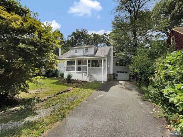 33 WILDWOOD TER, RINGWOOD, NJ 07456, photo 1 of 23