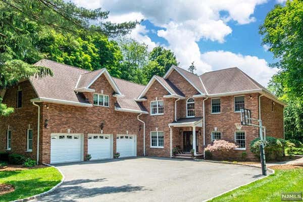 1054 FRANKLIN LAKE RD, FRANKLIN LAKES, NJ 07417 - Image 1