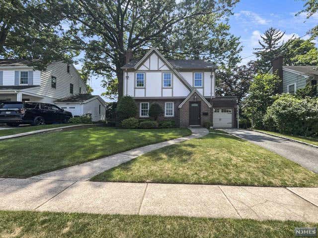 22 ELM ST, TENAFLY, NJ 07670, photo 1 of 28