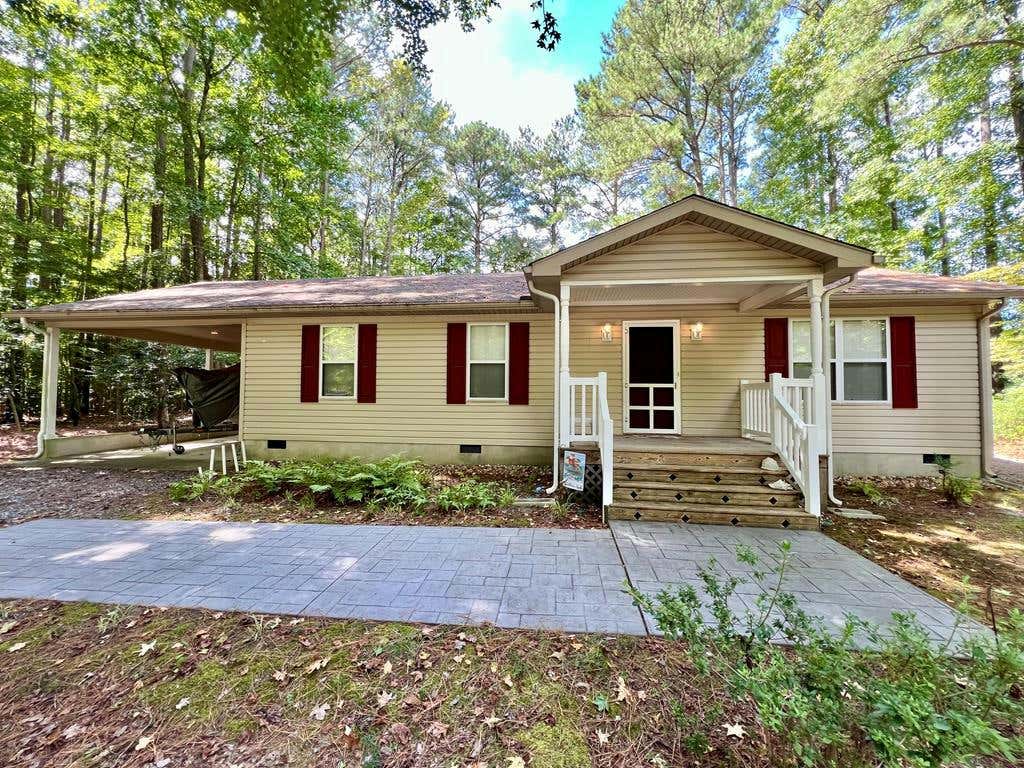 693 PRESLEY CREEK DR, HEATHSVILLE, VA 22473, photo 1 of 37