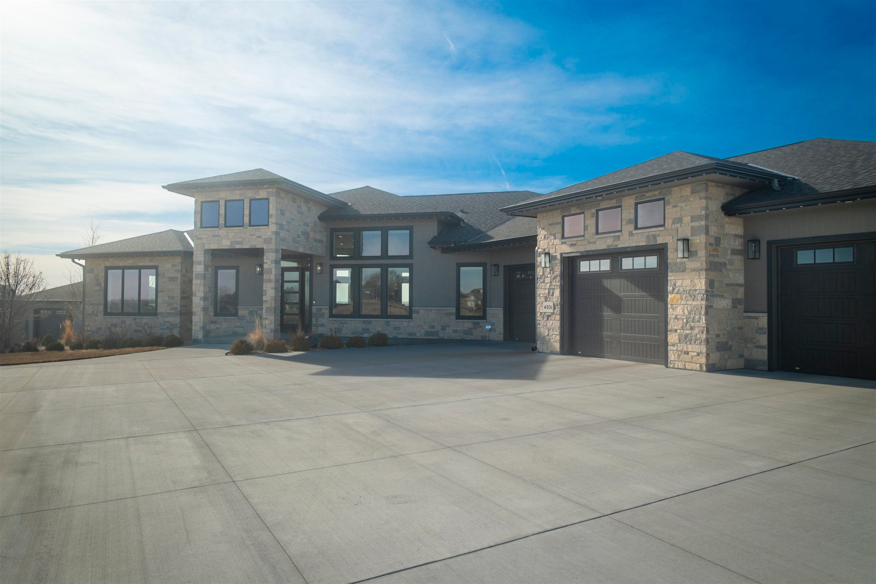 Norfolk, Nebraska, 68701, United States, 6 Bedrooms Bedrooms, ,6 BathroomsBathrooms,Residential,Active,2014968