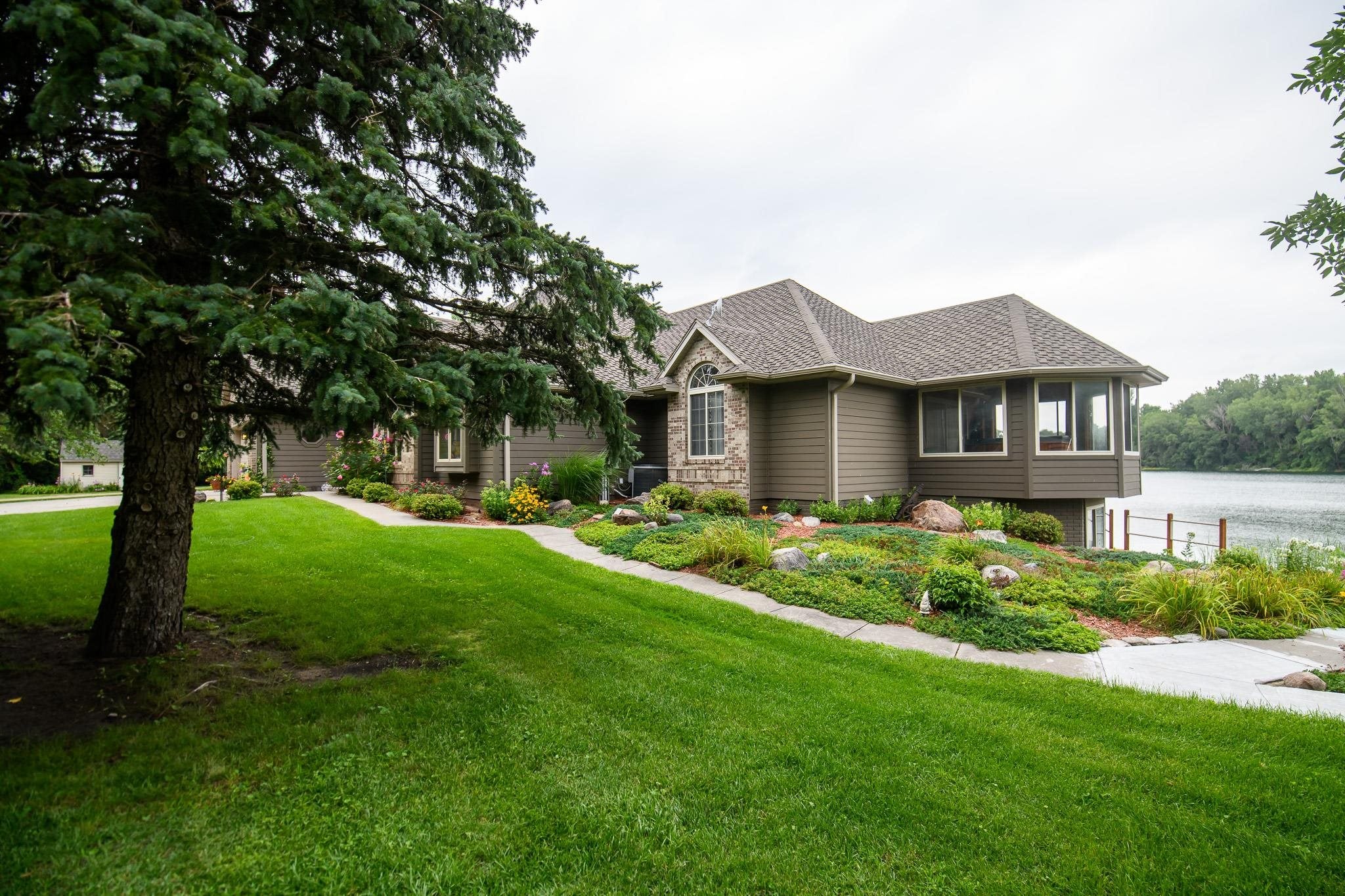 Meadow Grove, Nebraska, 68752, United States, 3 Bedrooms Bedrooms, ,4 BathroomsBathrooms,Residential,Active,1990640