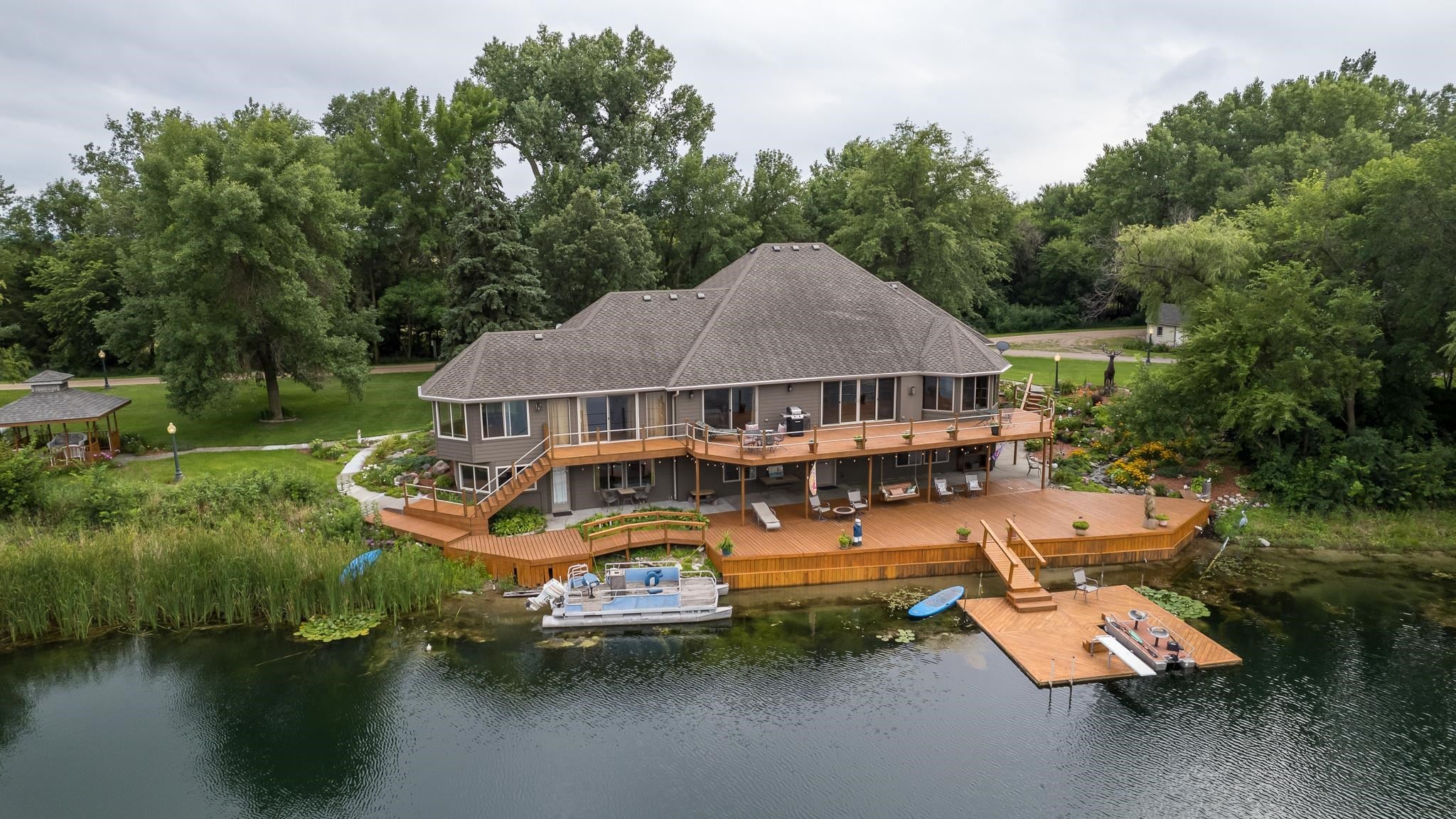 Meadow Grove, Nebraska, 68752, United States, 3 Bedrooms Bedrooms, ,4 BathroomsBathrooms,Residential,Active,1990640