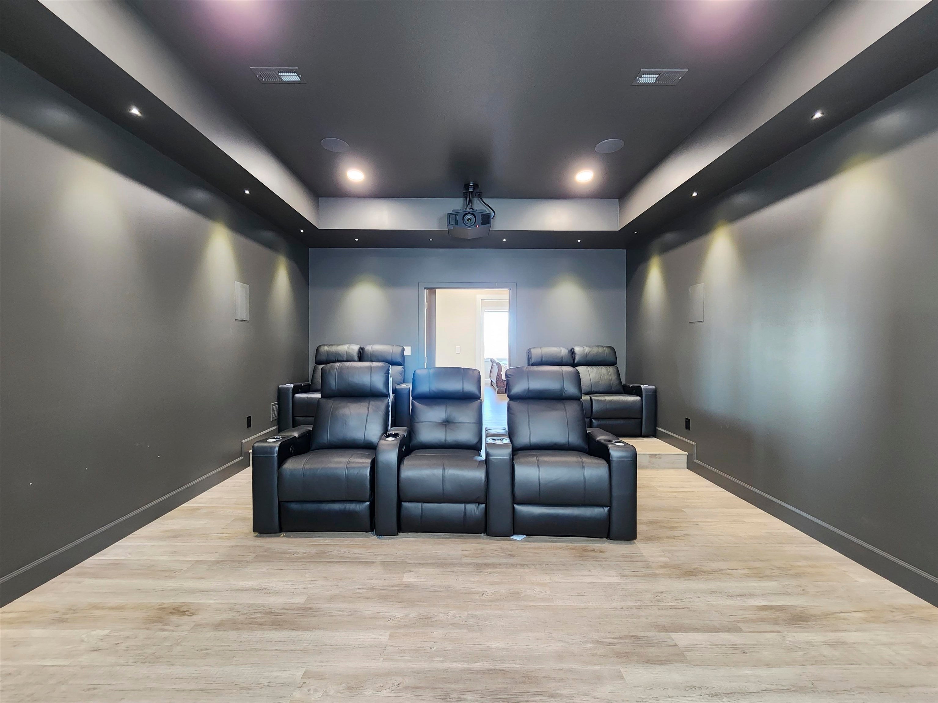 Norfolk, Nebraska, 68701, United States, 6 Bedrooms Bedrooms, ,6 BathroomsBathrooms,Residential,Active,2014968