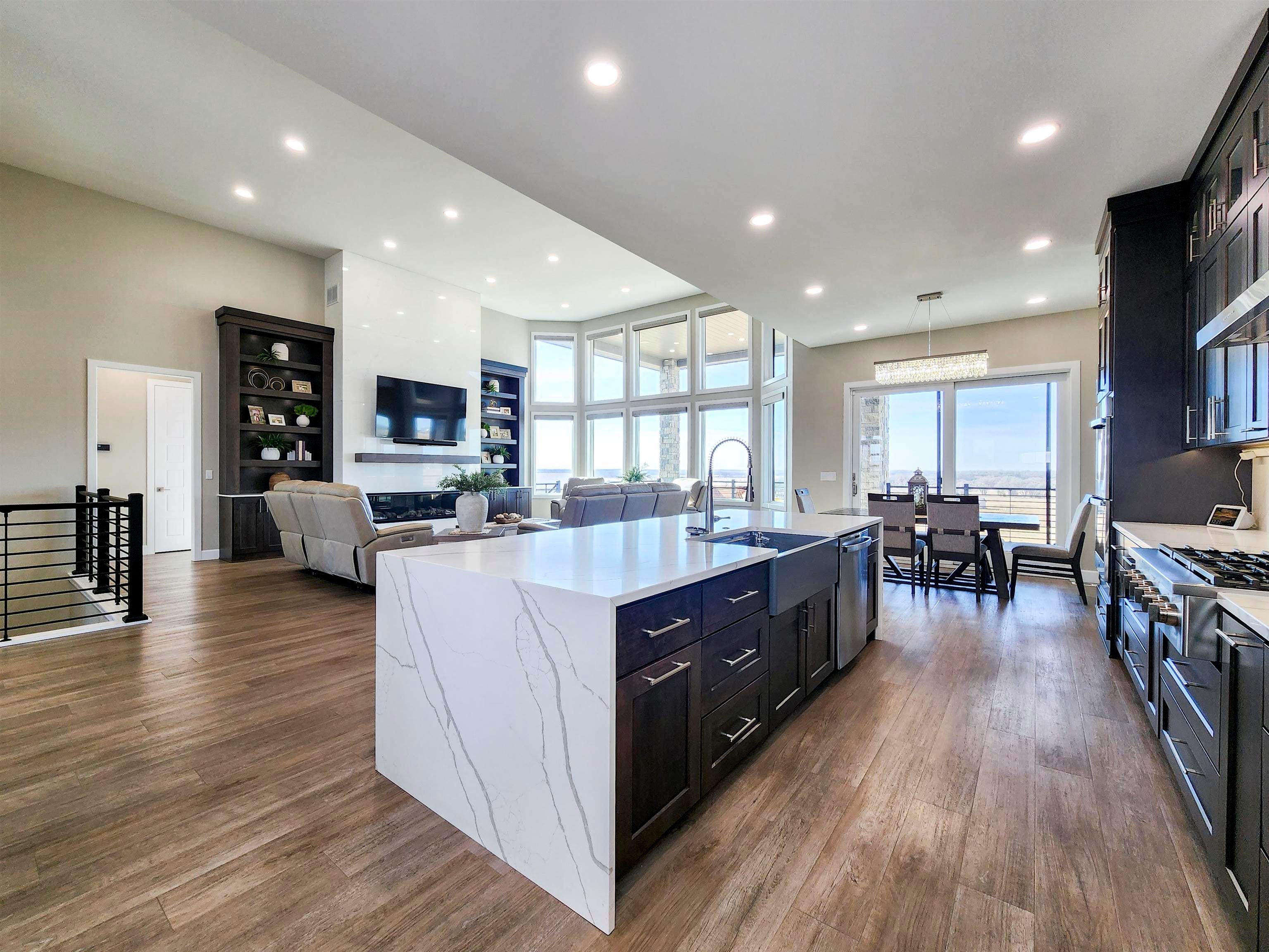 Norfolk, Nebraska, 68701, United States, 6 Bedrooms Bedrooms, ,6 BathroomsBathrooms,Residential,Active,2014968