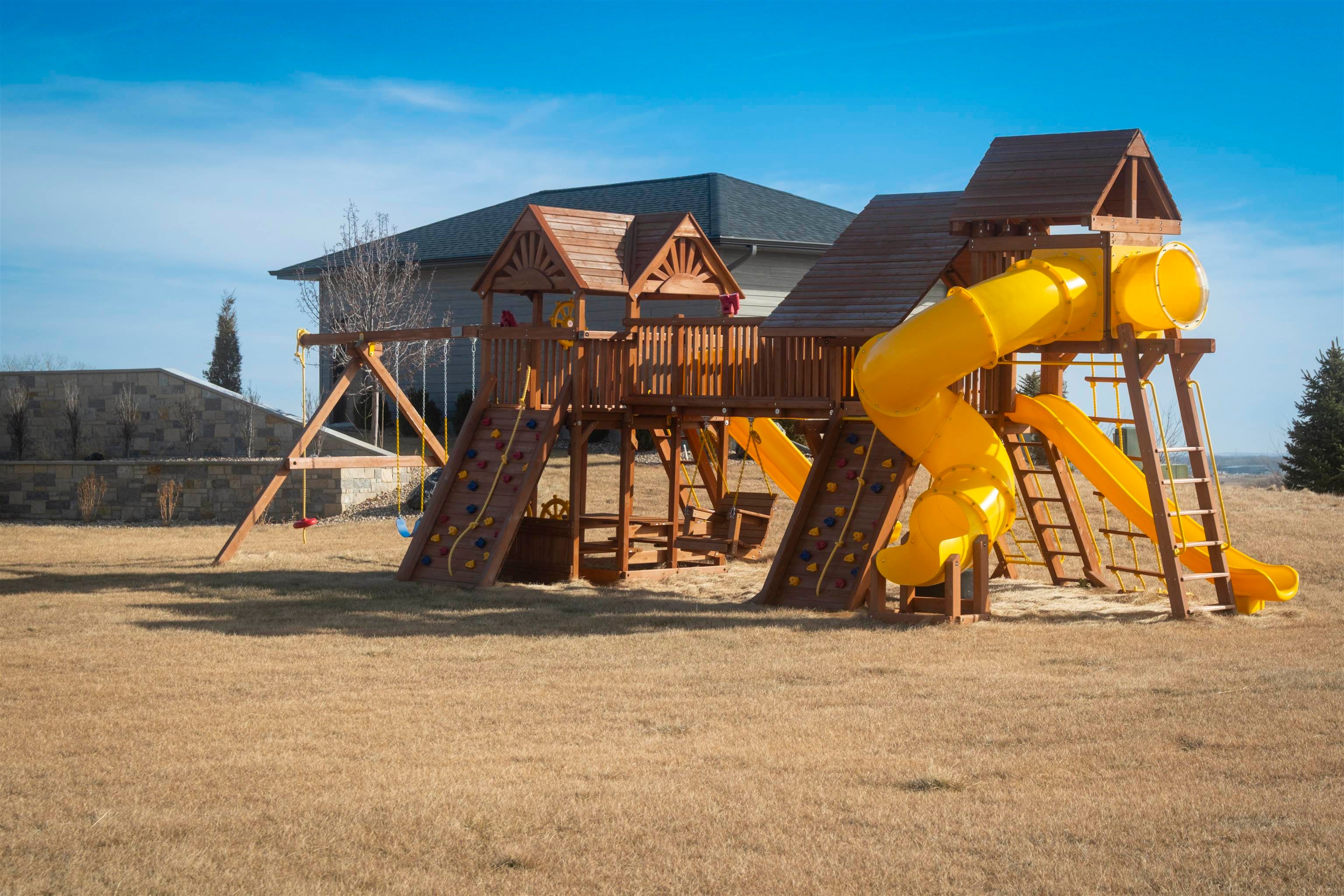 Norfolk, Nebraska, 68701, United States, 6 Bedrooms Bedrooms, ,6 BathroomsBathrooms,Residential,Active,2014968