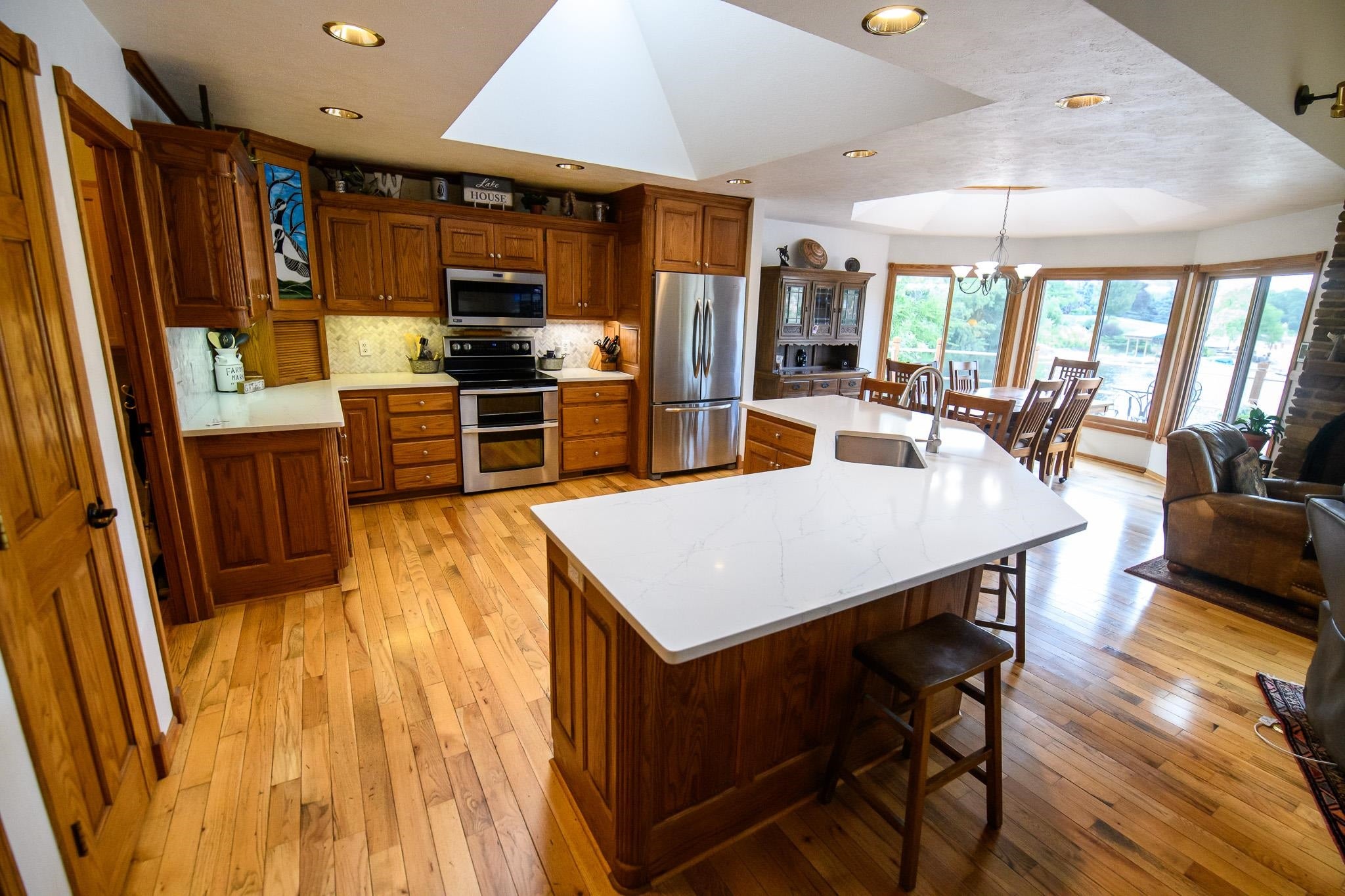 Meadow Grove, Nebraska, 68752, United States, 3 Bedrooms Bedrooms, ,4 BathroomsBathrooms,Residential,Active,1990640