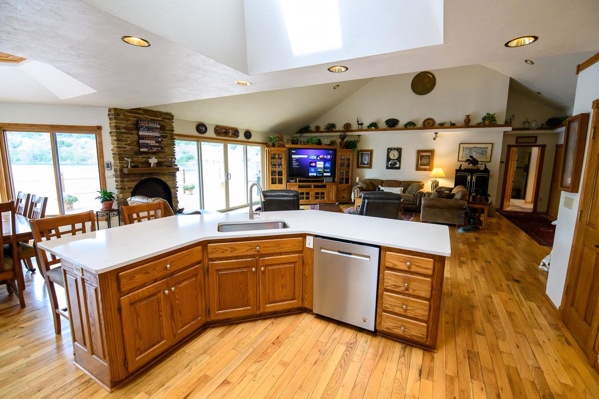 Meadow Grove, Nebraska, 68752, United States, 3 Bedrooms Bedrooms, ,4 BathroomsBathrooms,Residential,Active,1990640