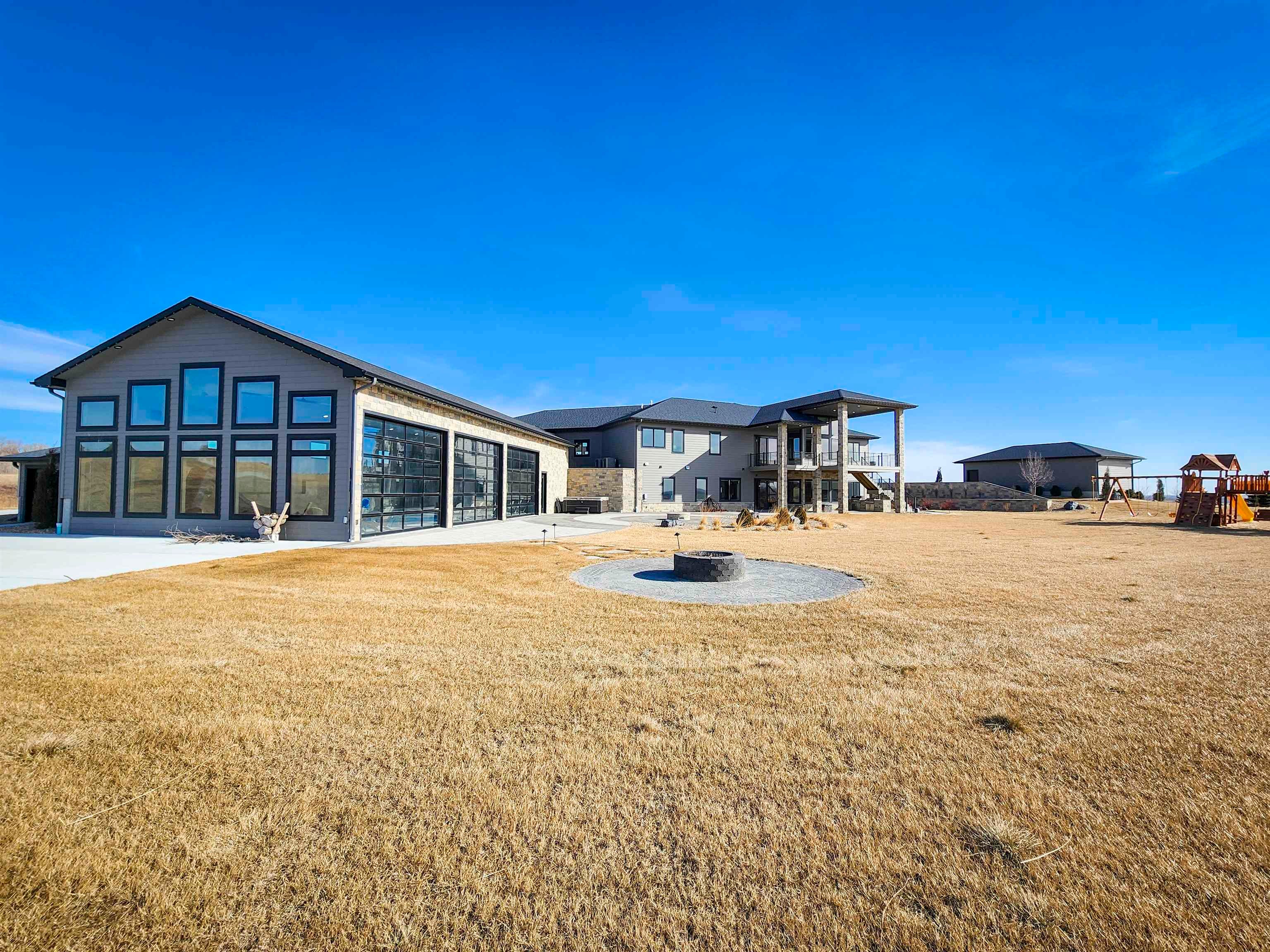 Norfolk, Nebraska, 68701, United States, 6 Bedrooms Bedrooms, ,6 BathroomsBathrooms,Residential,Active,2014968