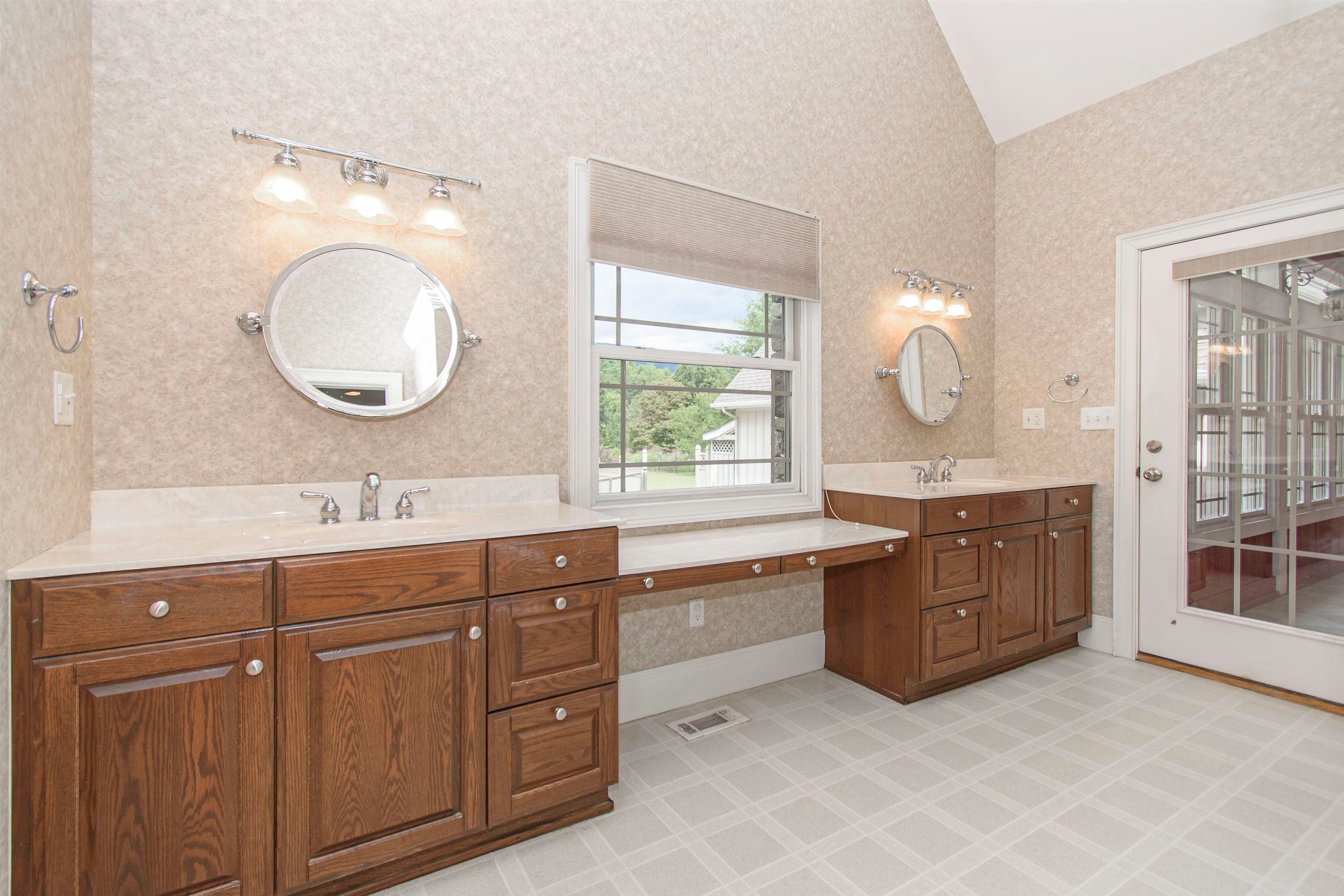 Catawba, Virginia, 24070, United States, 7 Bedrooms Bedrooms, ,6 BathroomsBathrooms,Residential,Active,1945210