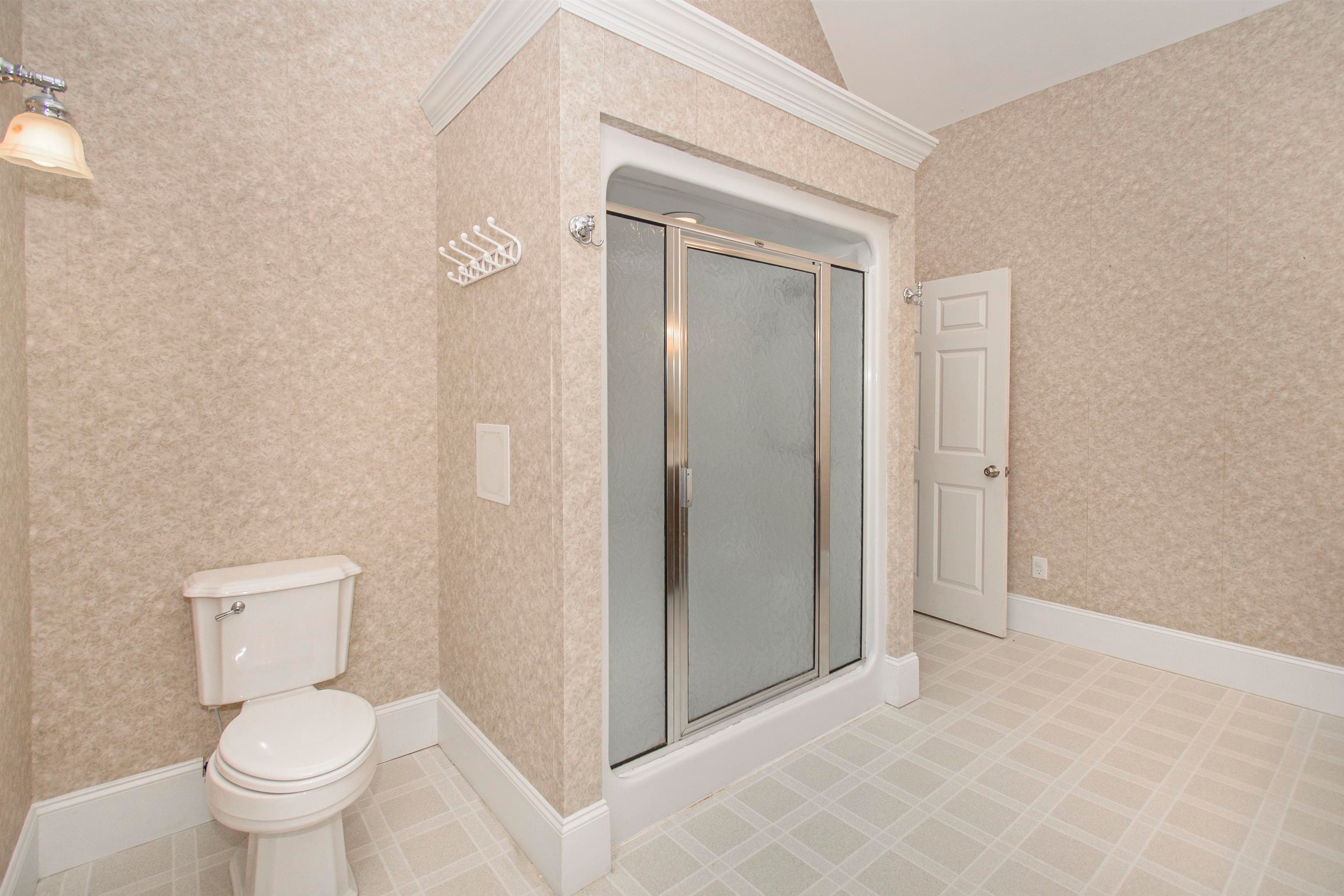 Catawba, Virginia, 24070, United States, 7 Bedrooms Bedrooms, ,6 BathroomsBathrooms,Residential,Active,1945210