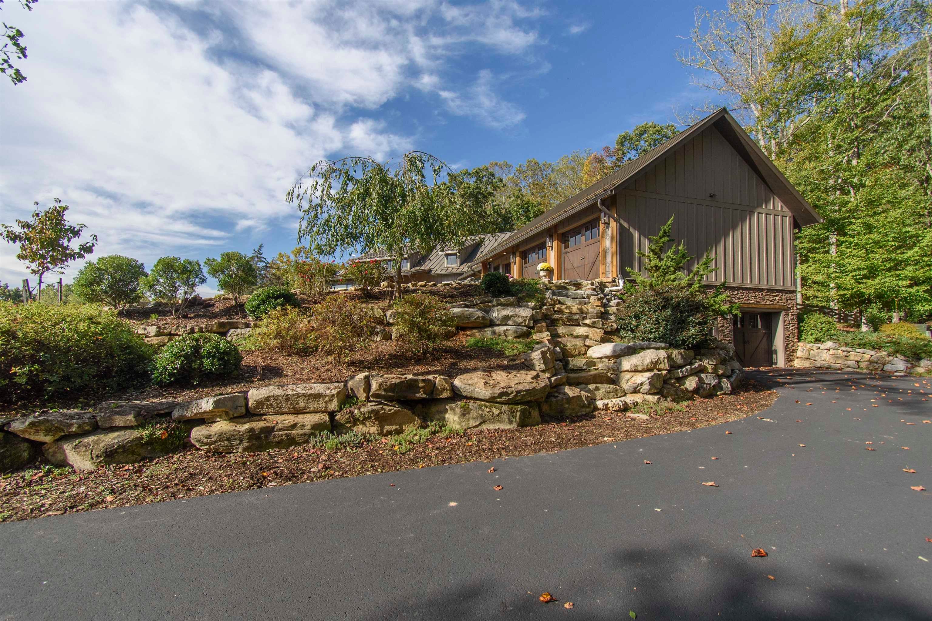 Catawba, Virginia, 24070, United States, 3 Bedrooms Bedrooms, ,3 BathroomsBathrooms,Residential,Active,1954410