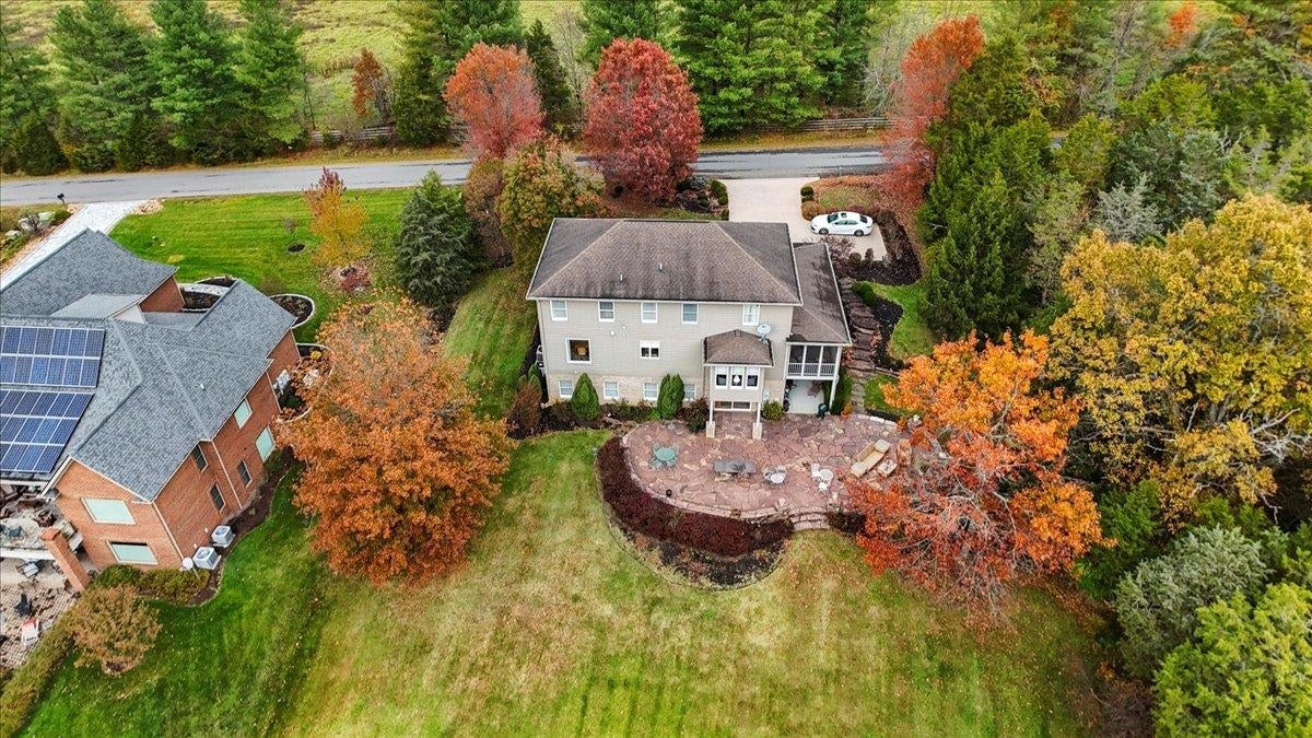 Blacksburg, Virginia, 24060, United States, 4 Bedrooms Bedrooms, ,4 BathroomsBathrooms,Residential,Active,1972134