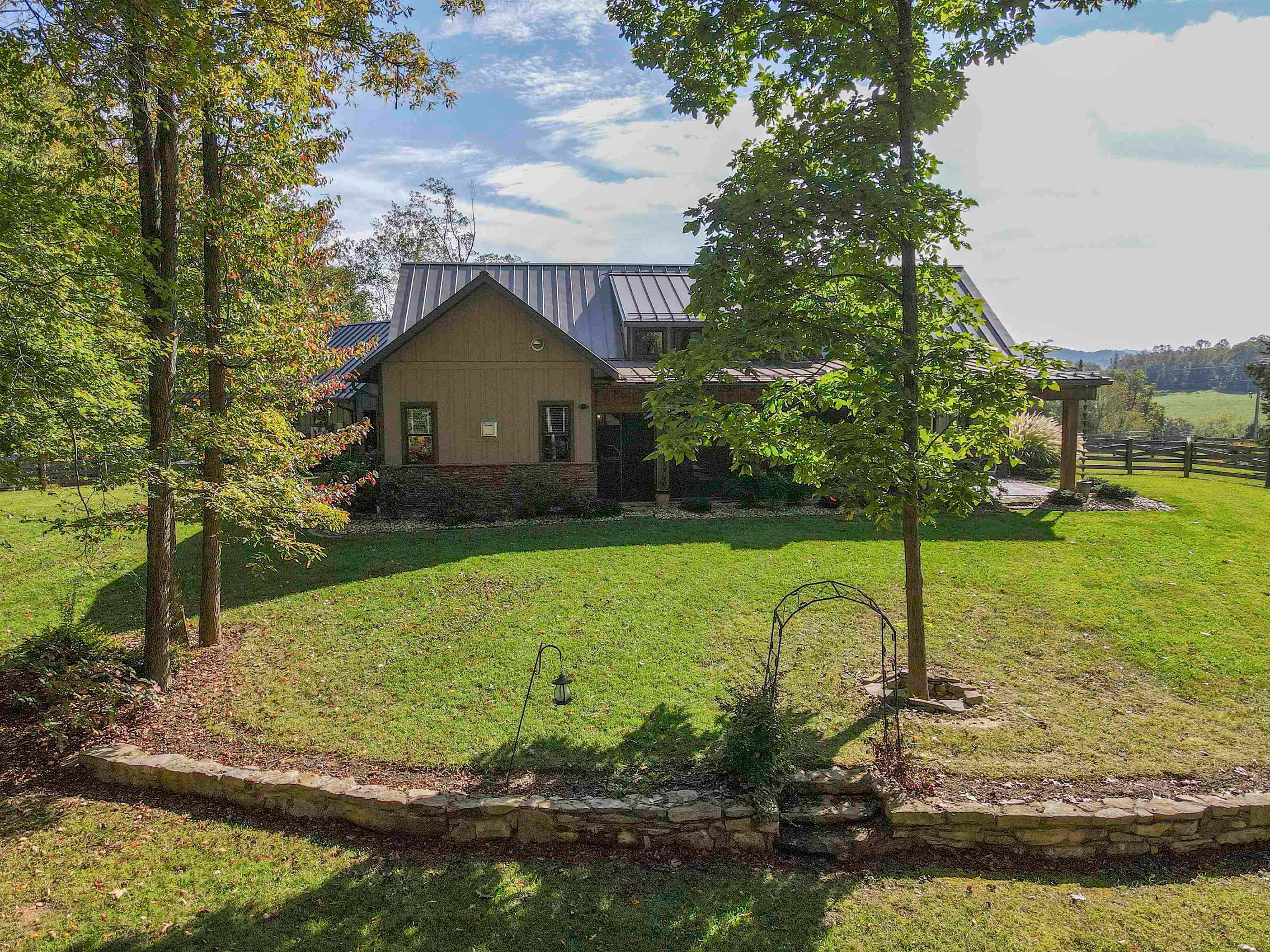 Catawba, Virginia, 24070, United States, 3 Bedrooms Bedrooms, ,3 BathroomsBathrooms,Residential,Active,1954410