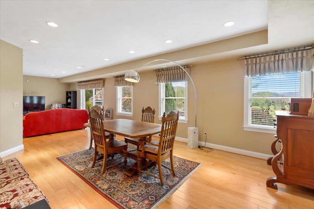 Blacksburg, Virginia, 24060, United States, 4 Bedrooms Bedrooms, ,4 BathroomsBathrooms,Residential,Active,1972134