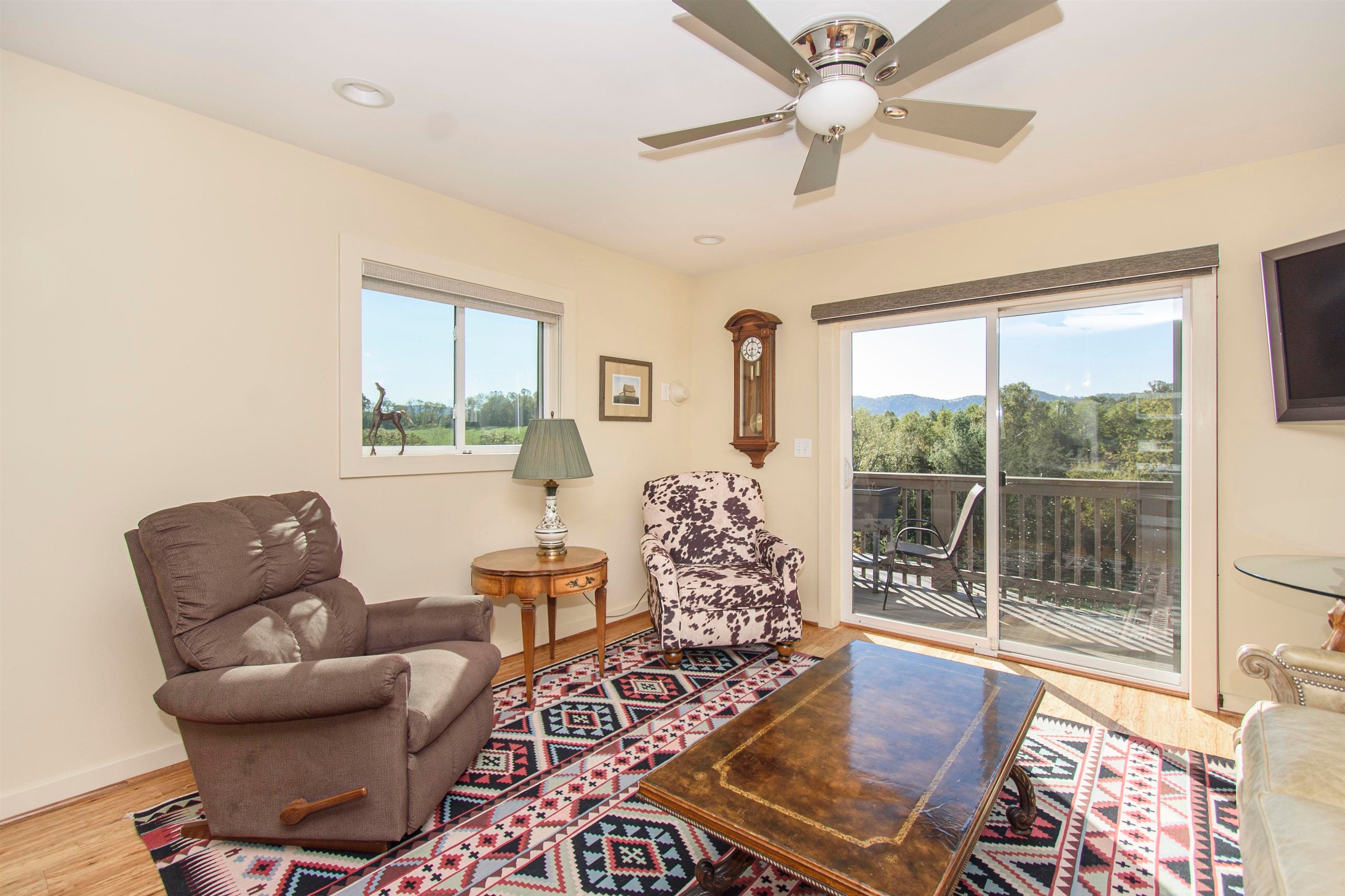 Catawba, Virginia, 24070, United States, 3 Bedrooms Bedrooms, ,3 BathroomsBathrooms,Residential,Active,1954410