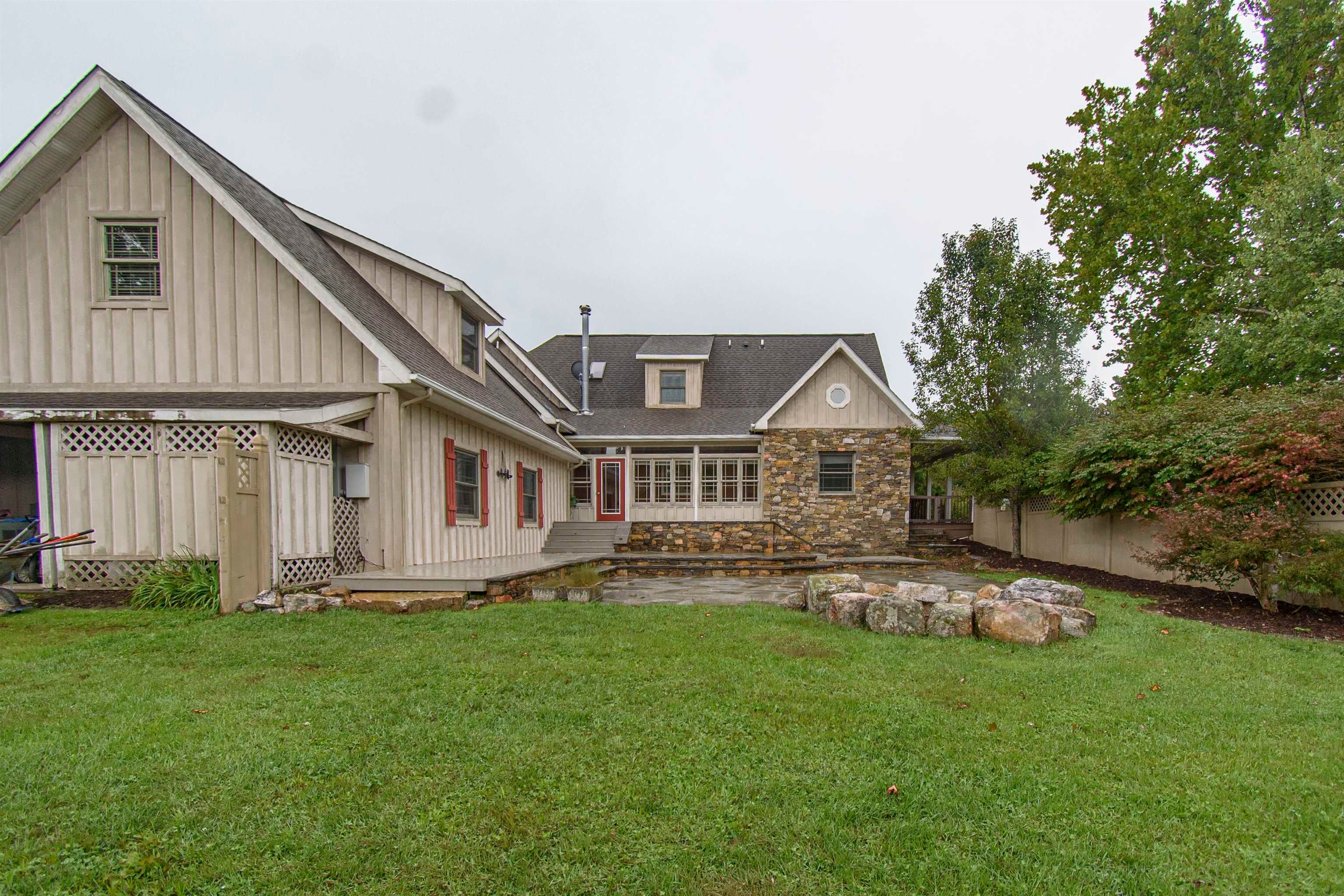 Catawba, Virginia, 24070, United States, 7 Bedrooms Bedrooms, ,6 BathroomsBathrooms,Residential,Active,1945210