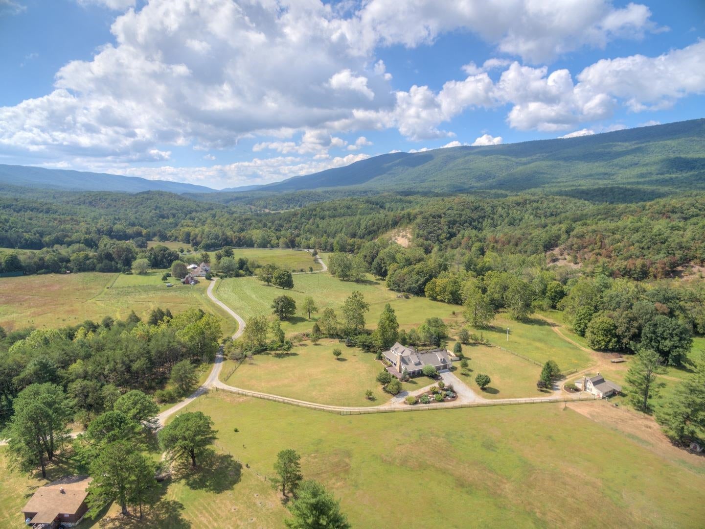 Catawba, Virginia, 24070, United States, 7 Bedrooms Bedrooms, ,6 BathroomsBathrooms,Residential,Active,1945210