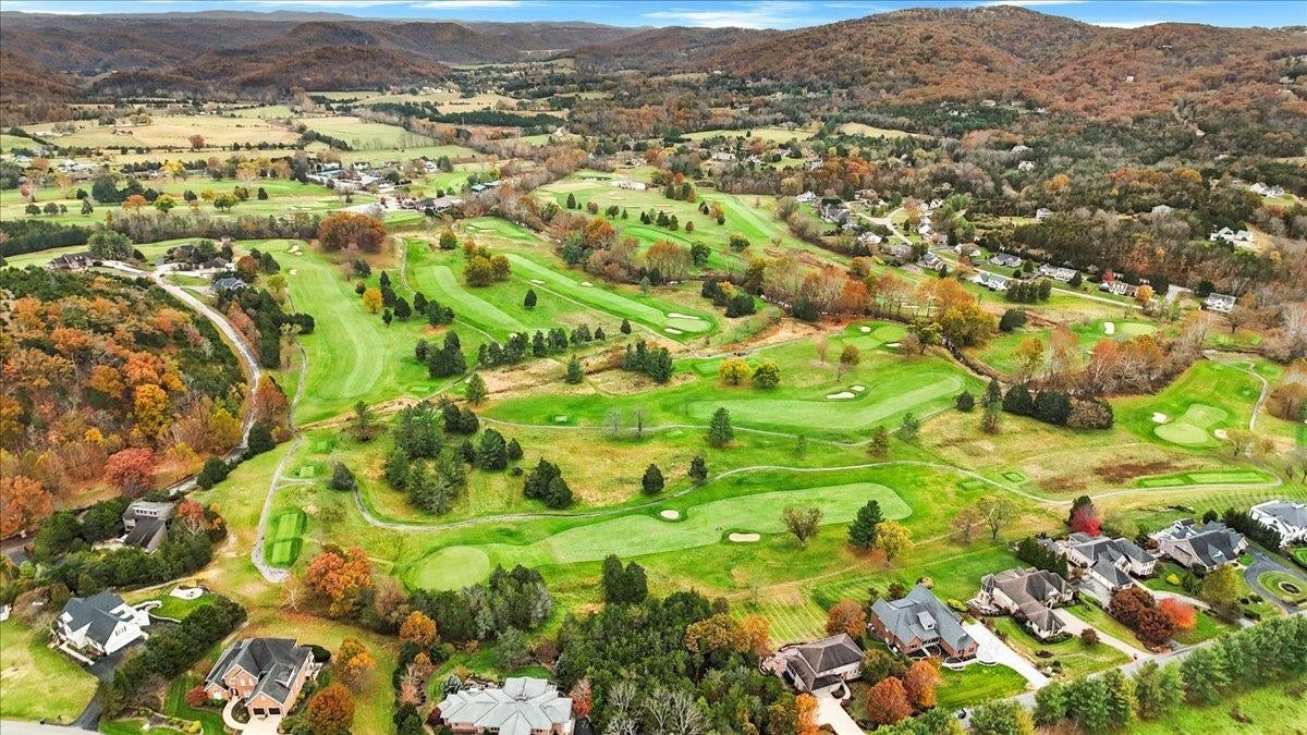 Blacksburg, Virginia, 24060, United States, 4 Bedrooms Bedrooms, ,4 BathroomsBathrooms,Residential,Active,1972134