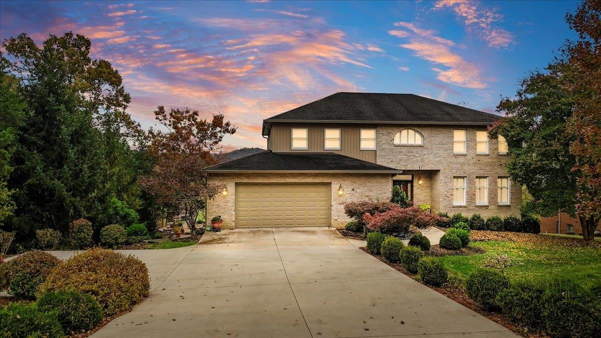 Blacksburg, Virginia, 24060, United States, 4 Bedrooms Bedrooms, ,4 BathroomsBathrooms,Residential,Active,1972134