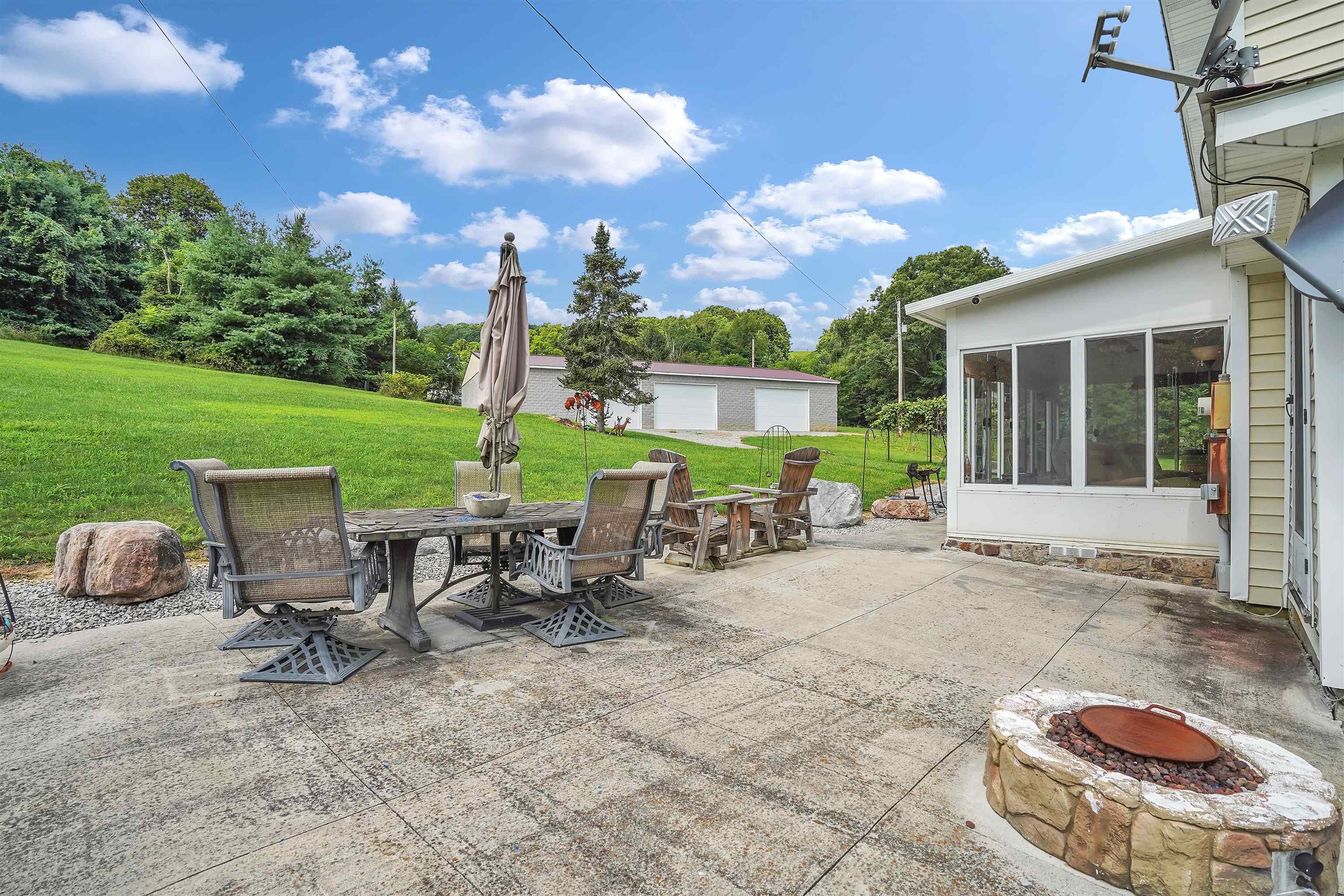 Narrows, Virginia, 24124, United States, 5 Bedrooms Bedrooms, ,2 BathroomsBathrooms,Residential,Active,1933877