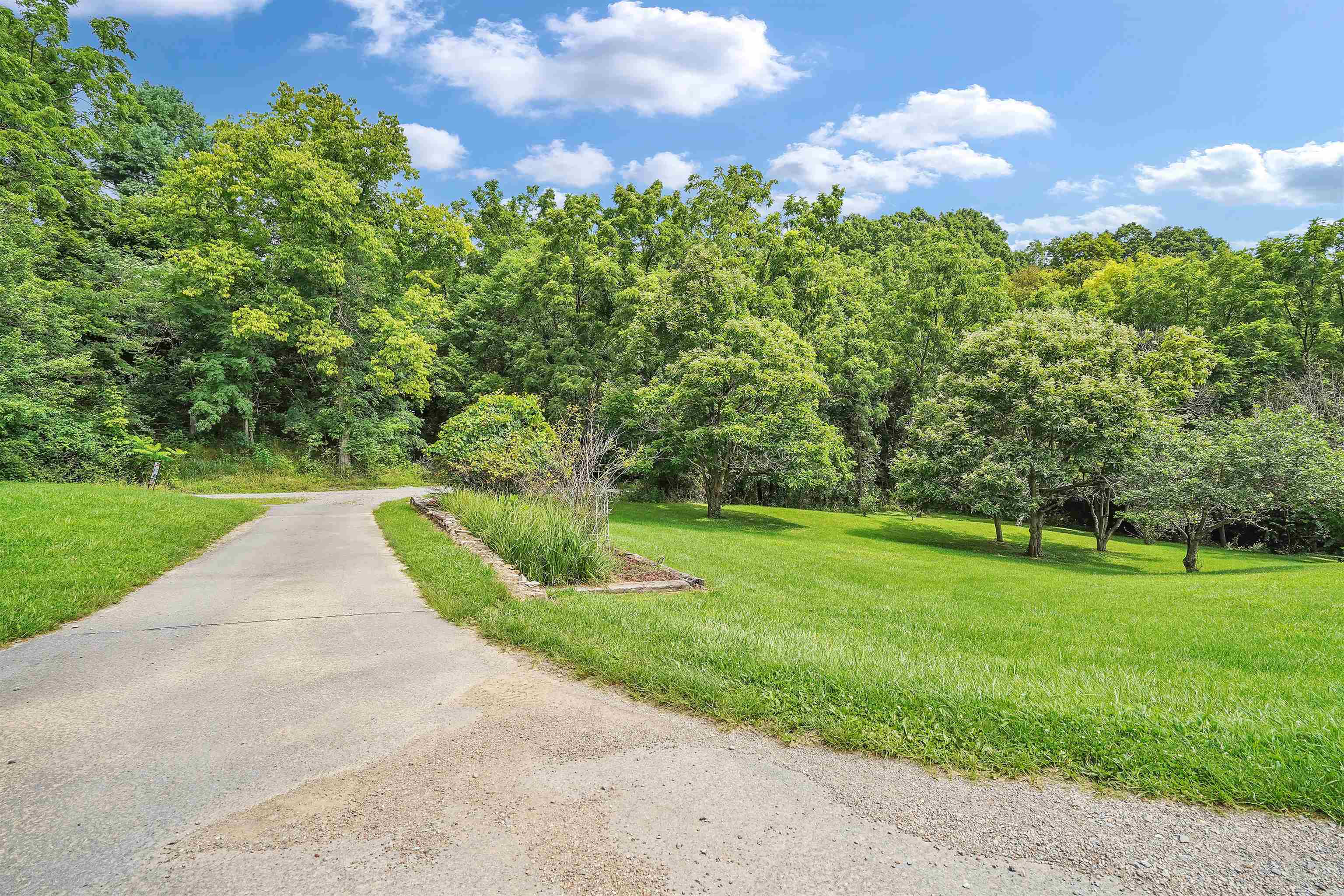 Narrows, Virginia, 24124, United States, 5 Bedrooms Bedrooms, ,2 BathroomsBathrooms,Residential,Active,1933877