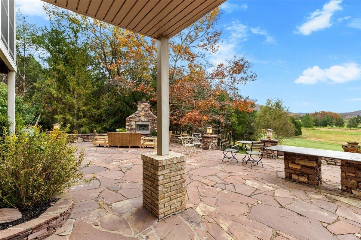 Blacksburg, Virginia, 24060, United States, 4 Bedrooms Bedrooms, ,4 BathroomsBathrooms,Residential,Active,1972134