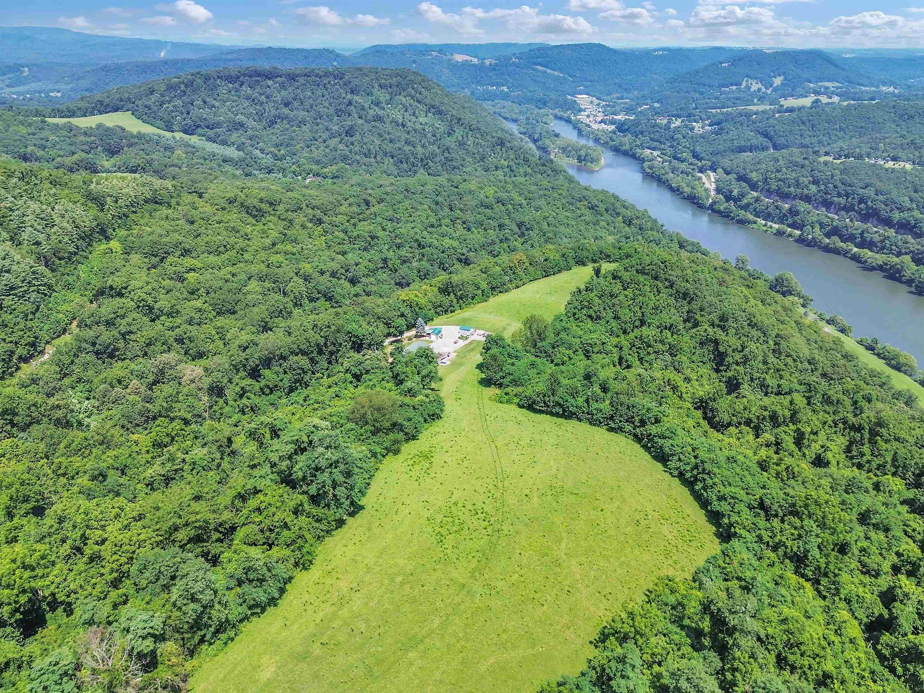 Narrows, Virginia, 24124, United States, 5 Bedrooms Bedrooms, ,2 BathroomsBathrooms,Residential,Active,1933877