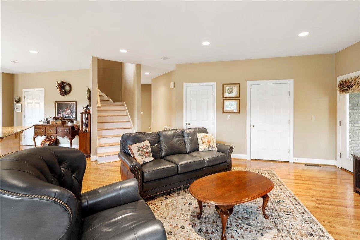 Blacksburg, Virginia, 24060, United States, 4 Bedrooms Bedrooms, ,4 BathroomsBathrooms,Residential,Active,1972134