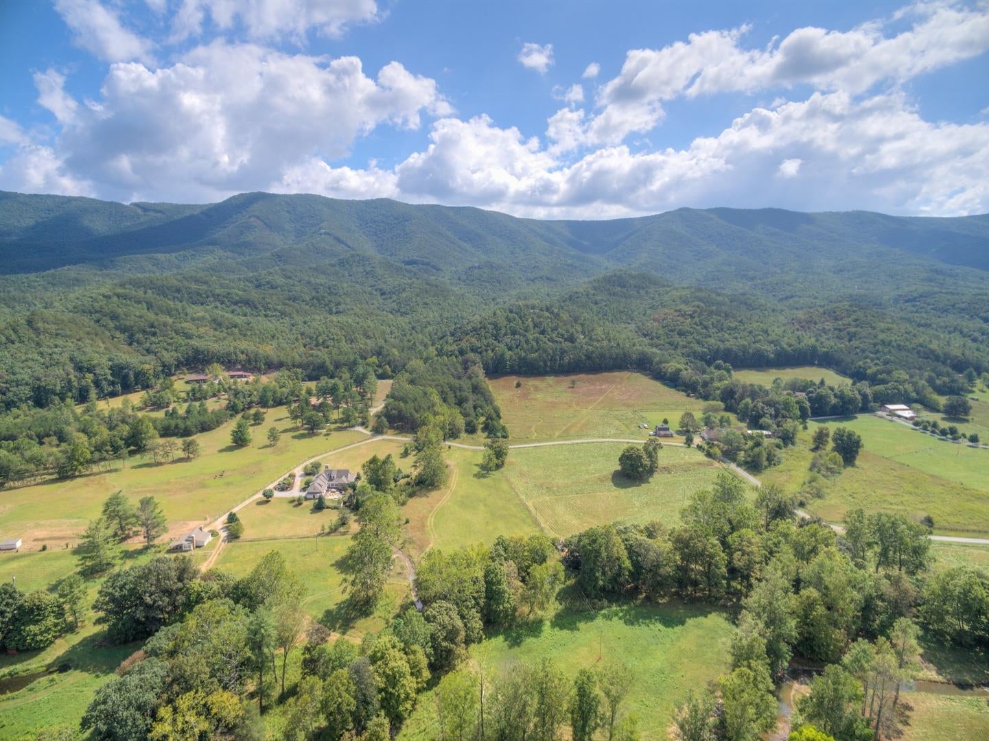 Catawba, Virginia, 24070, United States, 7 Bedrooms Bedrooms, ,6 BathroomsBathrooms,Residential,Active,1945210