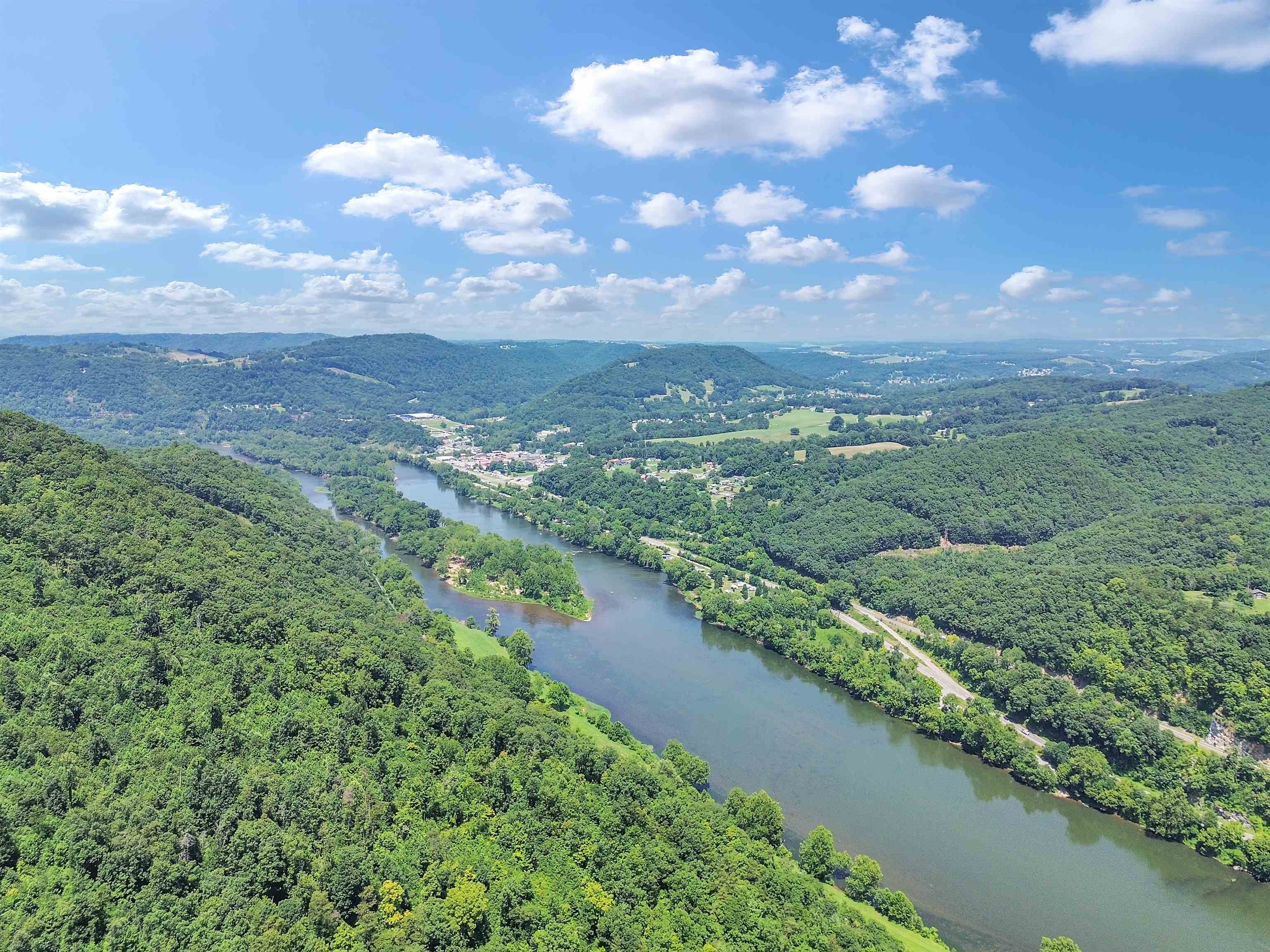 Narrows, Virginia, 24124, United States, 5 Bedrooms Bedrooms, ,2 BathroomsBathrooms,Residential,Active,1933877