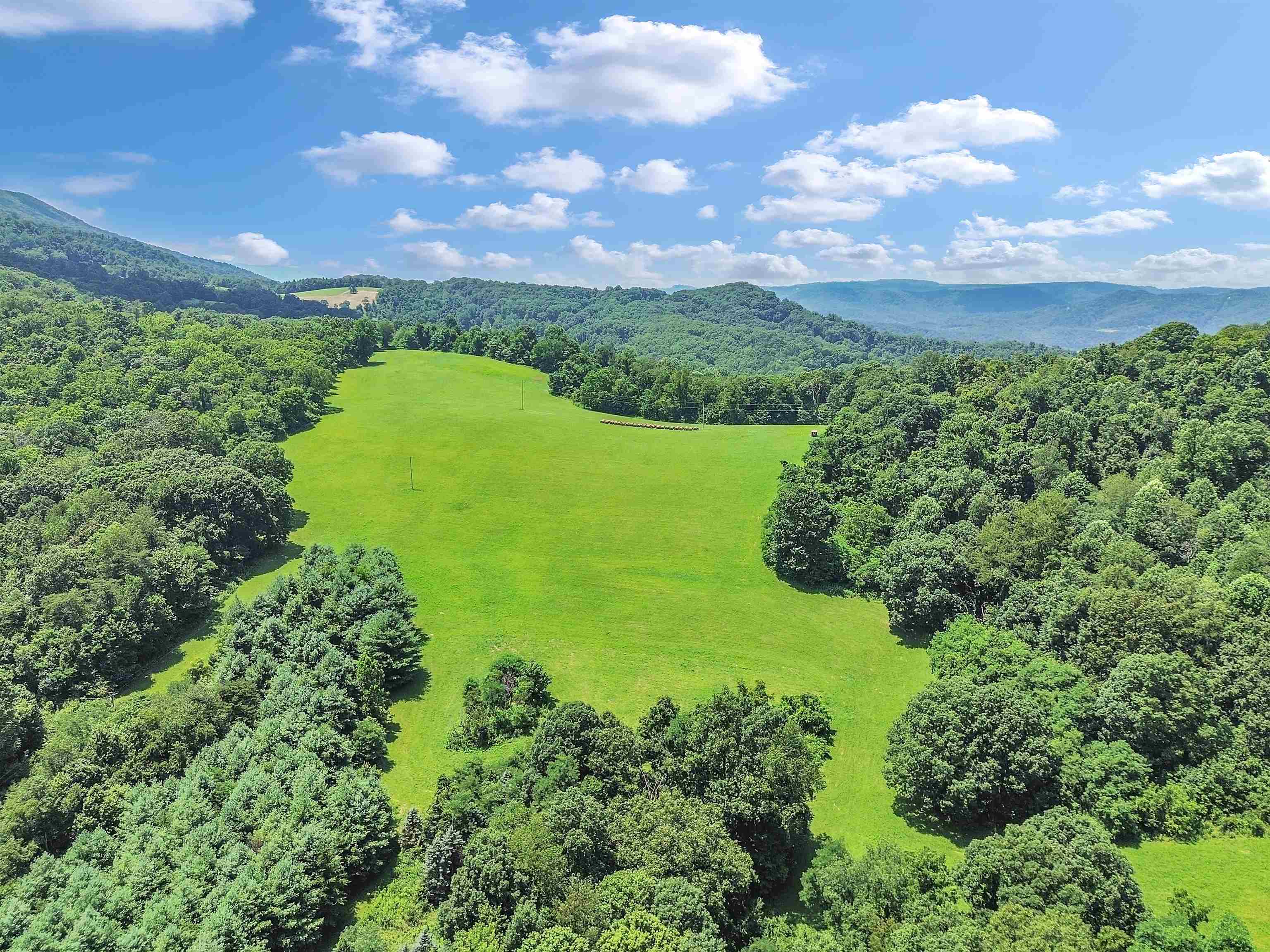 Narrows, Virginia, 24124, United States, 5 Bedrooms Bedrooms, ,2 BathroomsBathrooms,Residential,Active,1933877