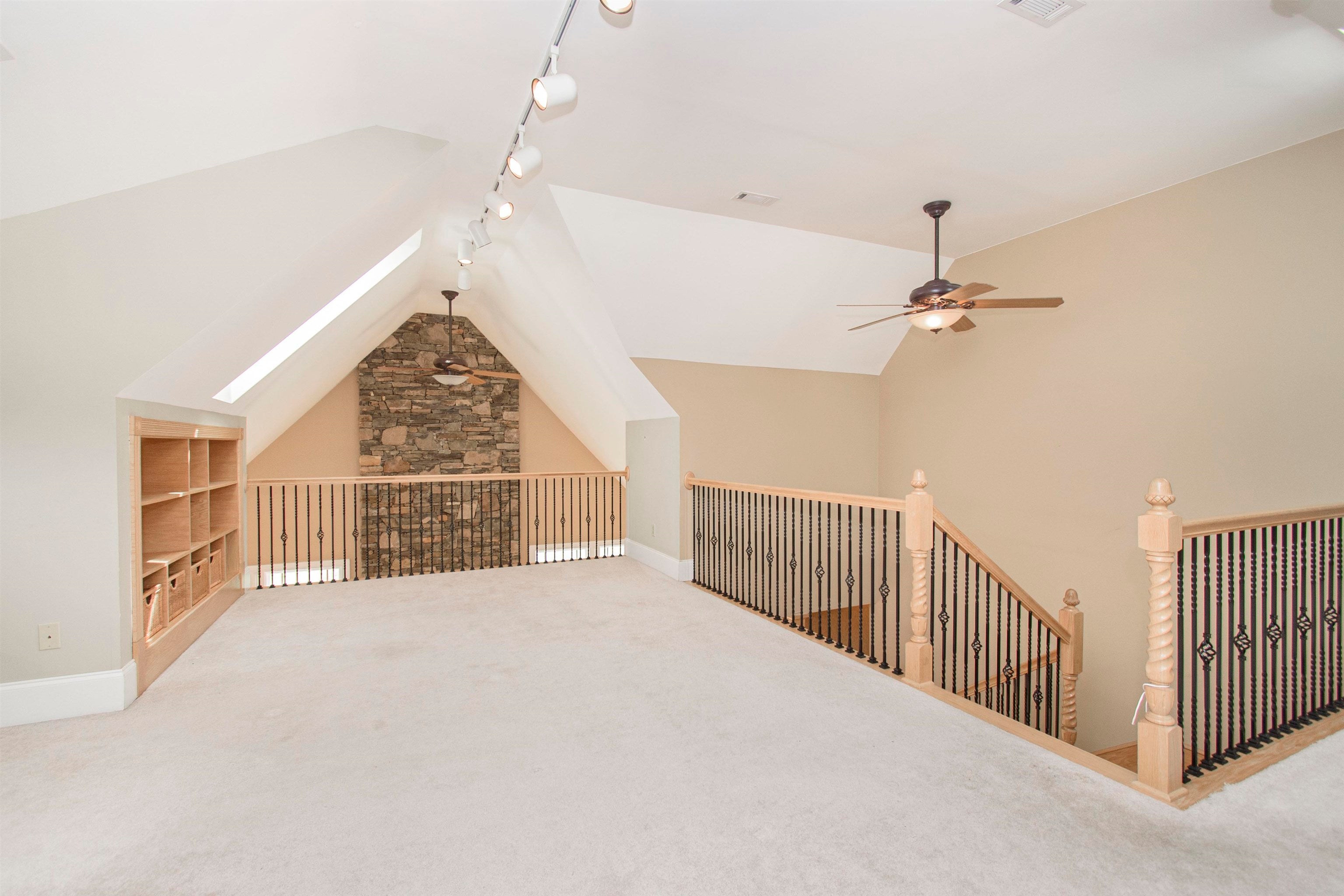 Catawba, Virginia, 24070, United States, 7 Bedrooms Bedrooms, ,6 BathroomsBathrooms,Residential,Active,1945210