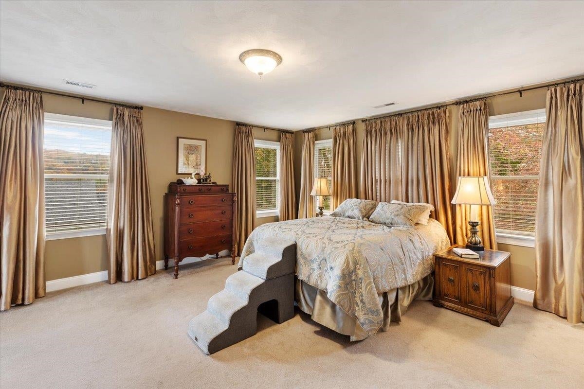 Blacksburg, Virginia, 24060, United States, 4 Bedrooms Bedrooms, ,4 BathroomsBathrooms,Residential,Active,1972134