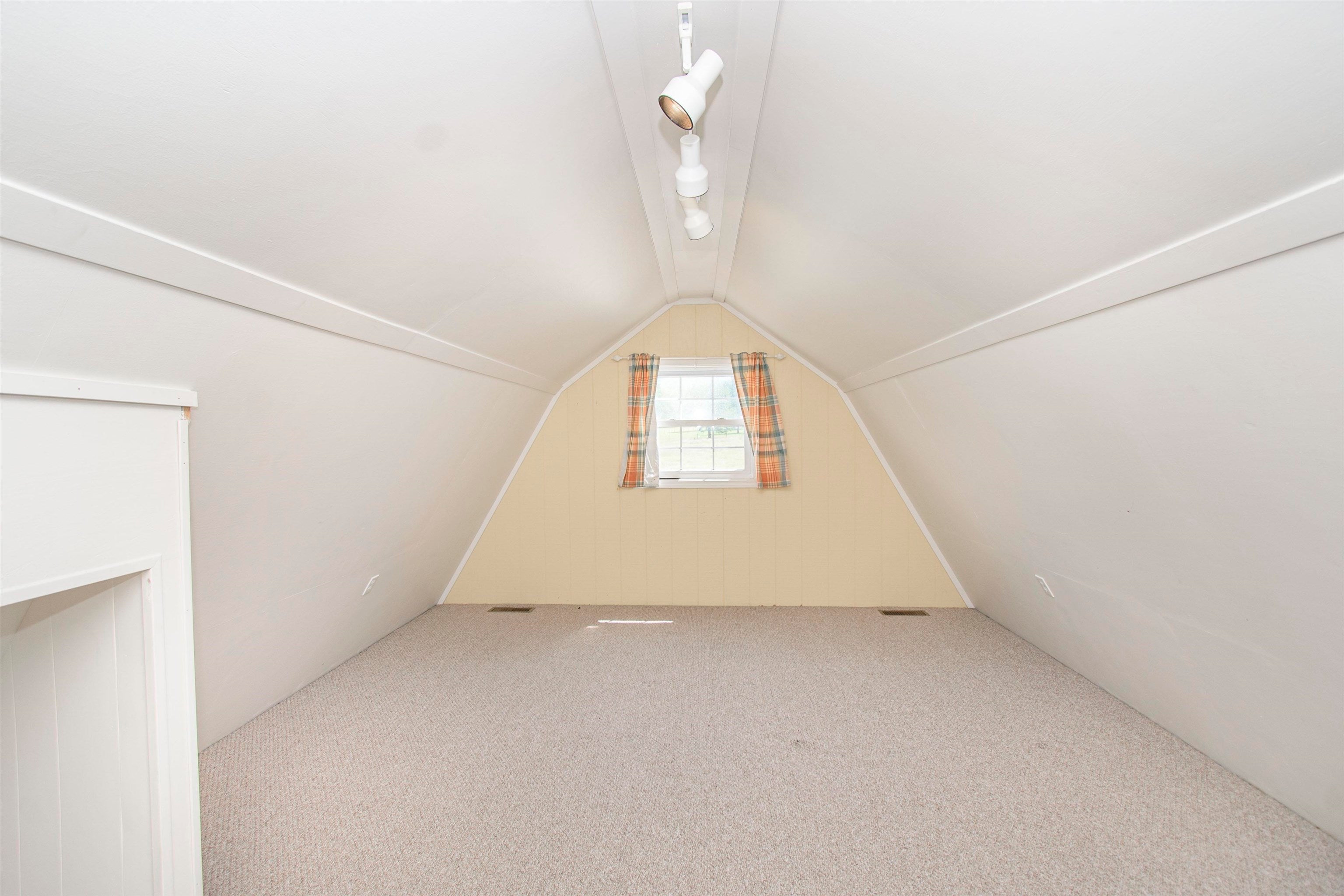 Catawba, Virginia, 24070, United States, 7 Bedrooms Bedrooms, ,6 BathroomsBathrooms,Residential,Active,1945210