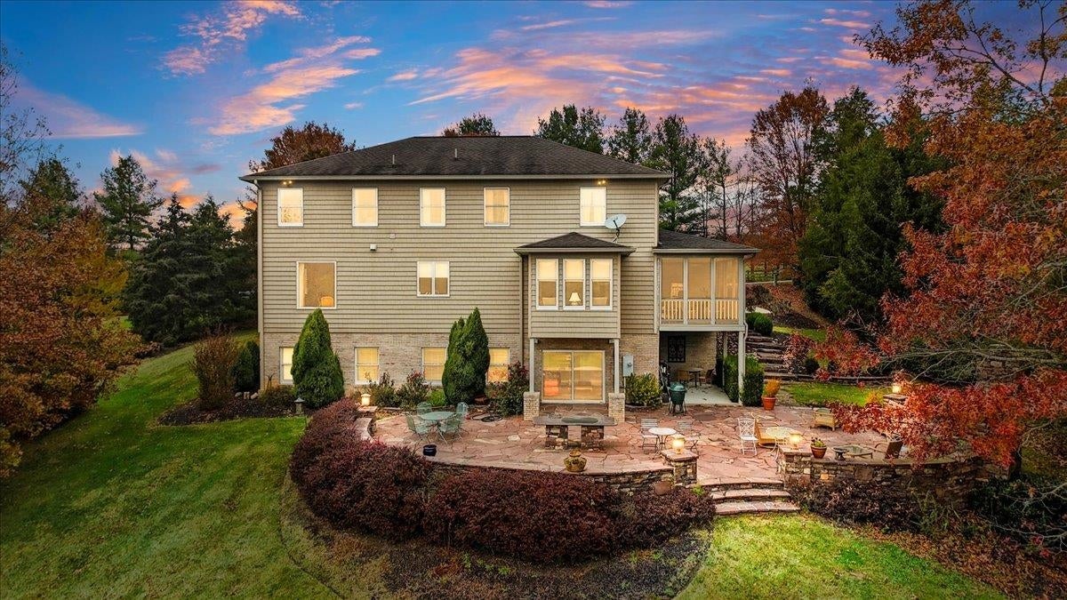 Blacksburg, Virginia, 24060, United States, 4 Bedrooms Bedrooms, ,4 BathroomsBathrooms,Residential,Active,1972134