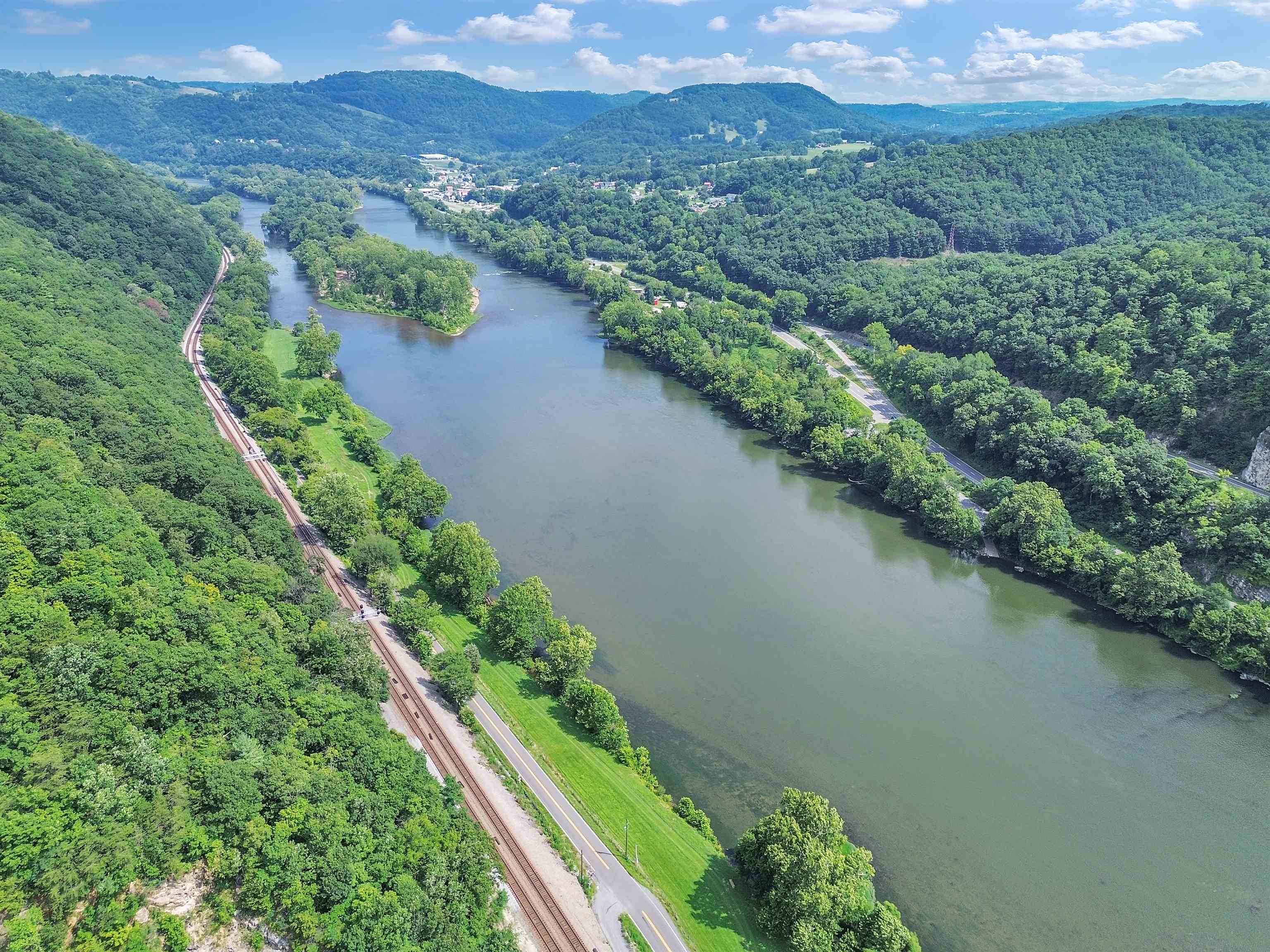 Narrows, Virginia, 24124, United States, 5 Bedrooms Bedrooms, ,2 BathroomsBathrooms,Residential,Active,1933877