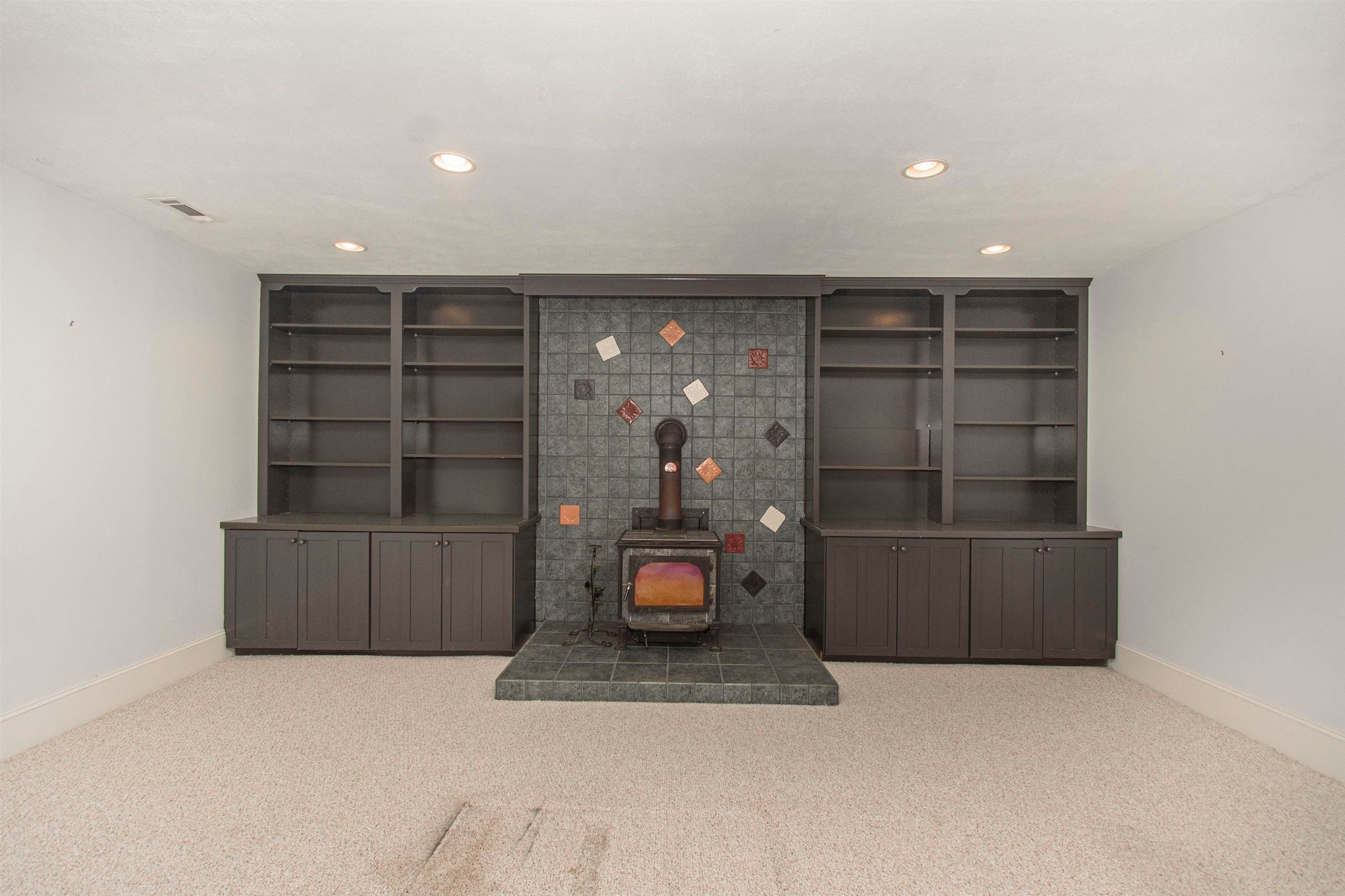 Catawba, Virginia, 24070, United States, 7 Bedrooms Bedrooms, ,6 BathroomsBathrooms,Residential,Active,1945210