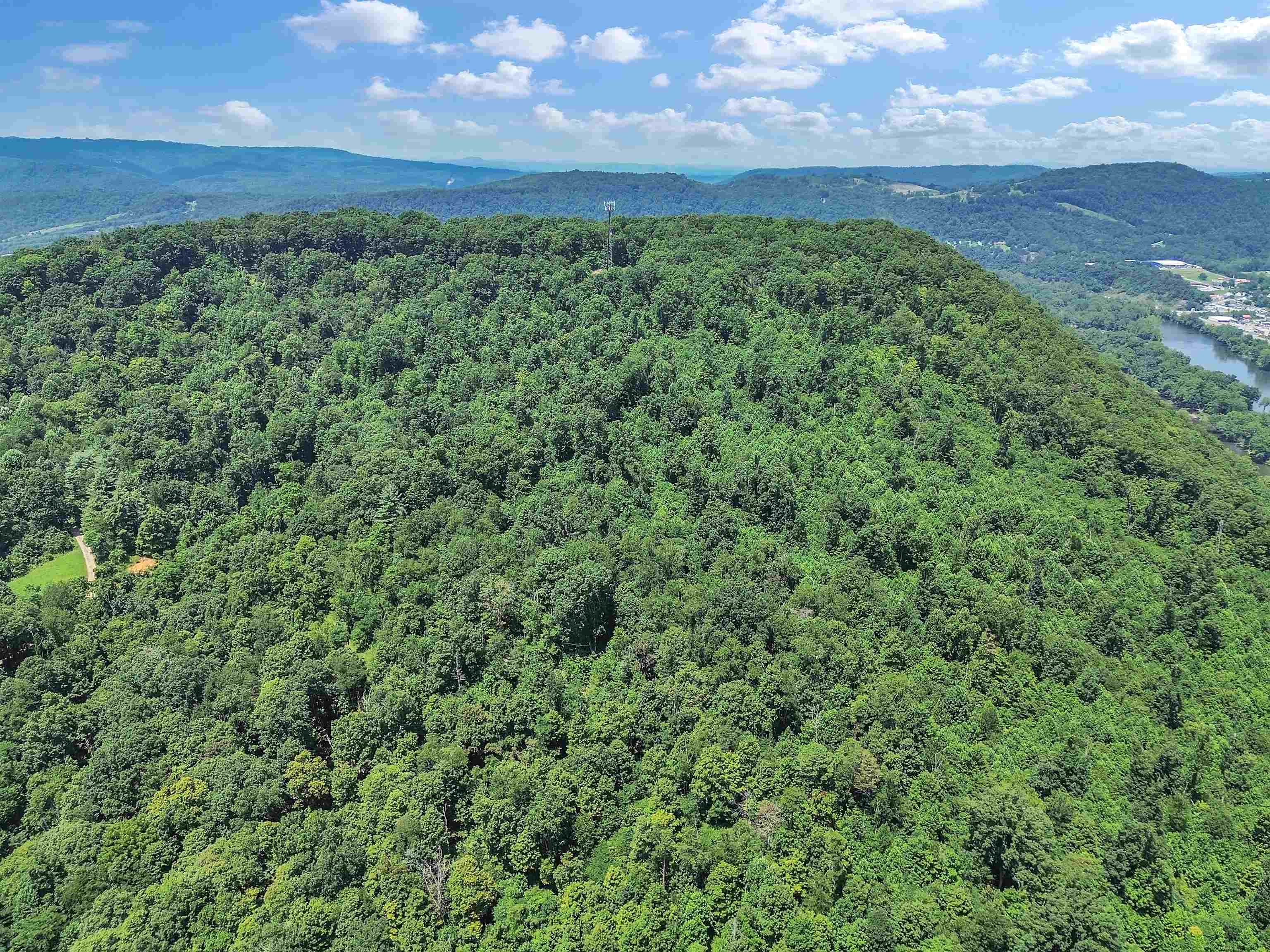 Narrows, Virginia, 24124, United States, 5 Bedrooms Bedrooms, ,2 BathroomsBathrooms,Residential,Active,1933877