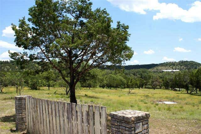 7 SKYLINE DR, WIMBERLEY, TX 78676, photo 1 of 9