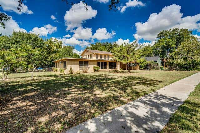 108 S 4TH ST, GRANDVIEW, TX 76050, photo 1 of 27