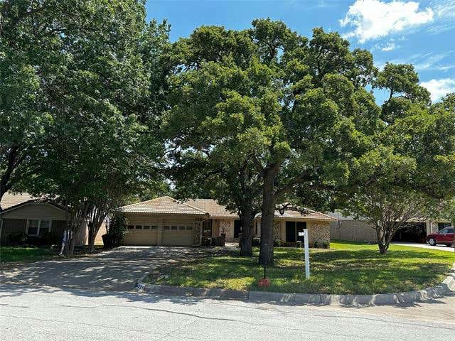 4221 E PLEASANT FOREST ST, ARLINGTON, TX 76015, photo 1 of 28